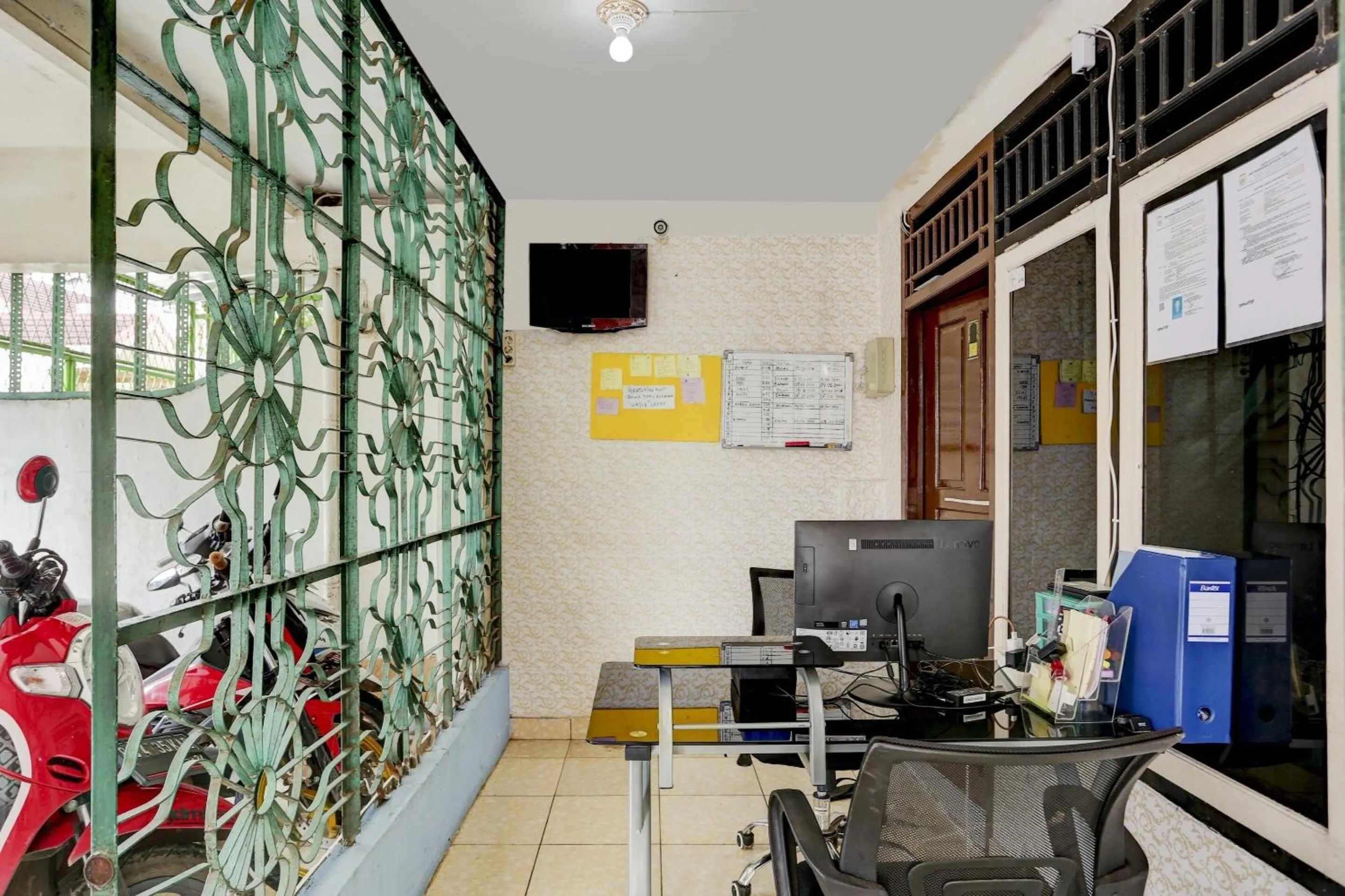 Lobby or reception in OYO Life 90190 Asha Kost Syariah