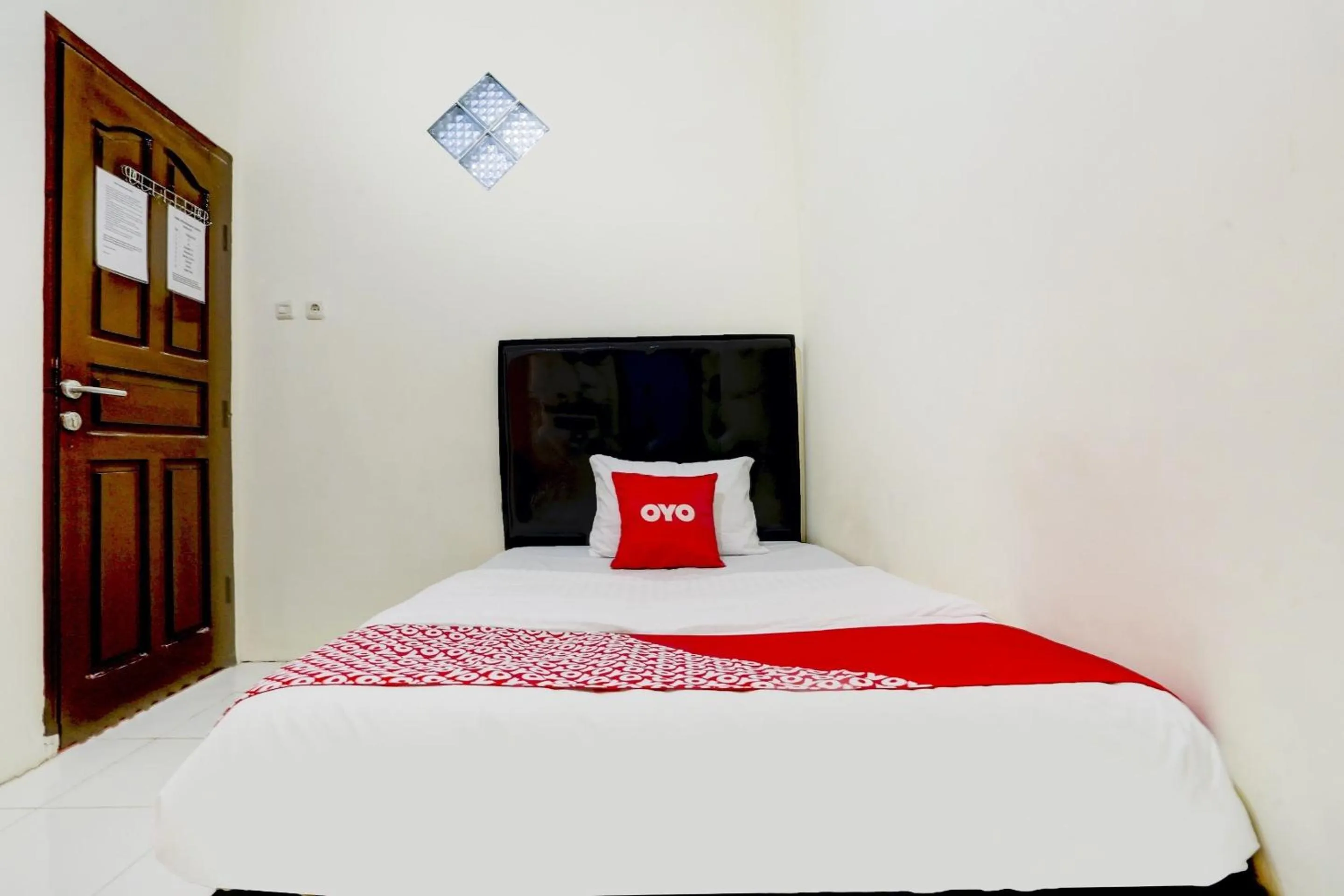 Bedroom, Bed in OYO Life 90190 Asha Kost Syariah