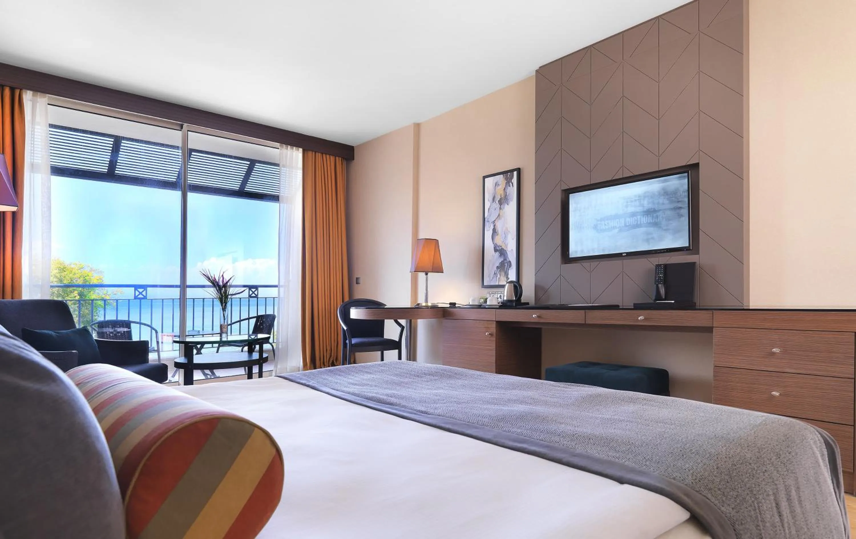 Sea view, Bed in Imperial Türkiz Resort Hotel & SPA