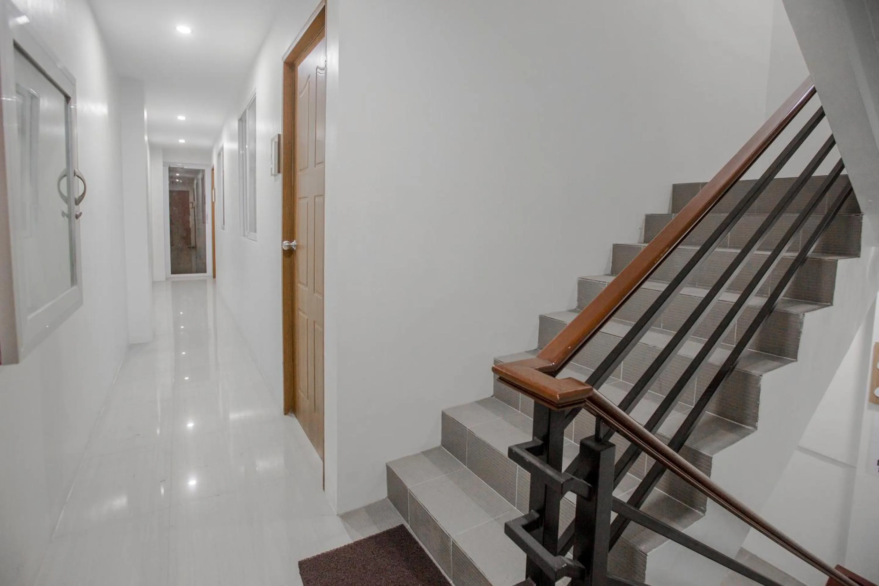 Lobby or reception in OYO 605 The Quarters