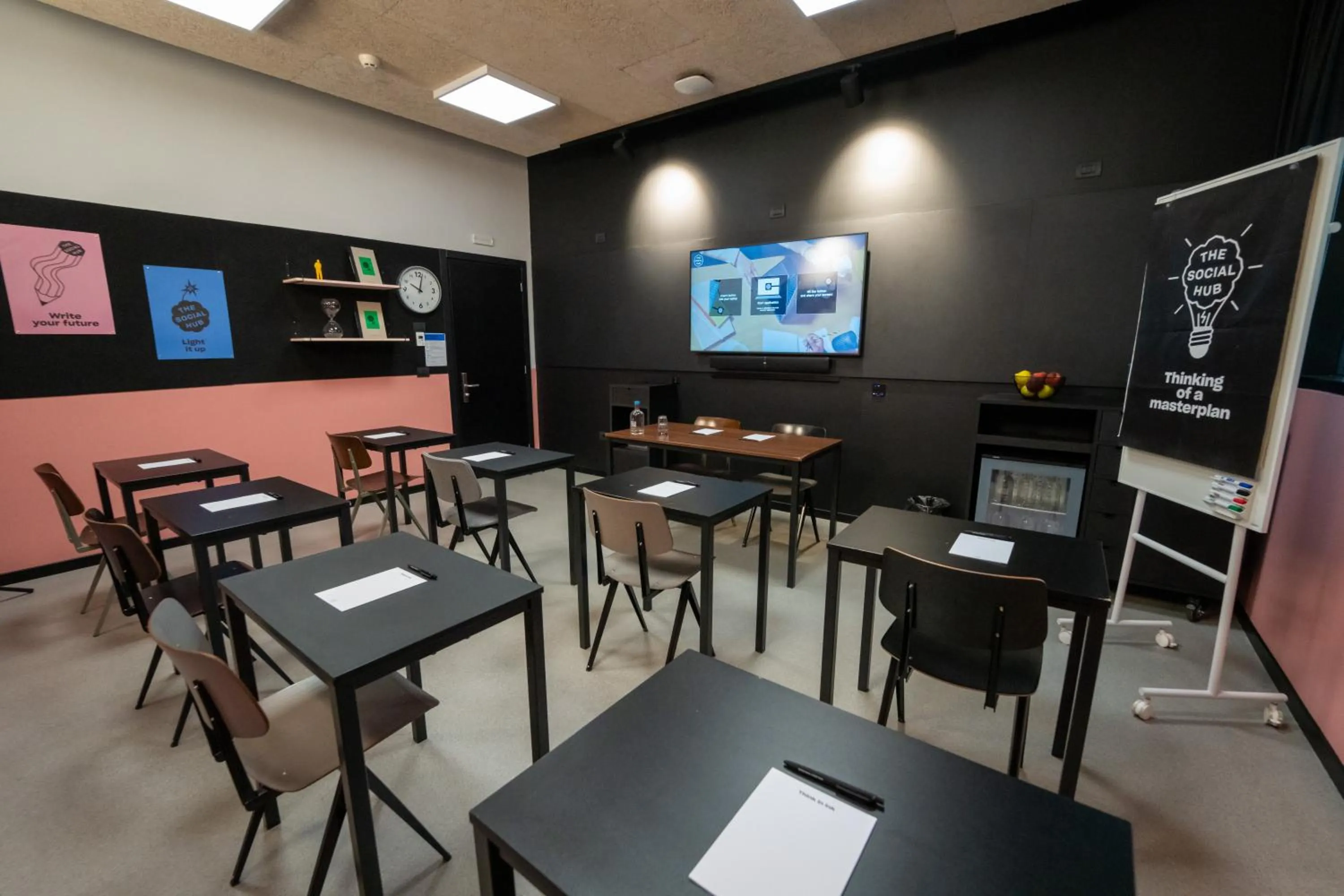 Meeting/conference room in The Social Hub Bologna