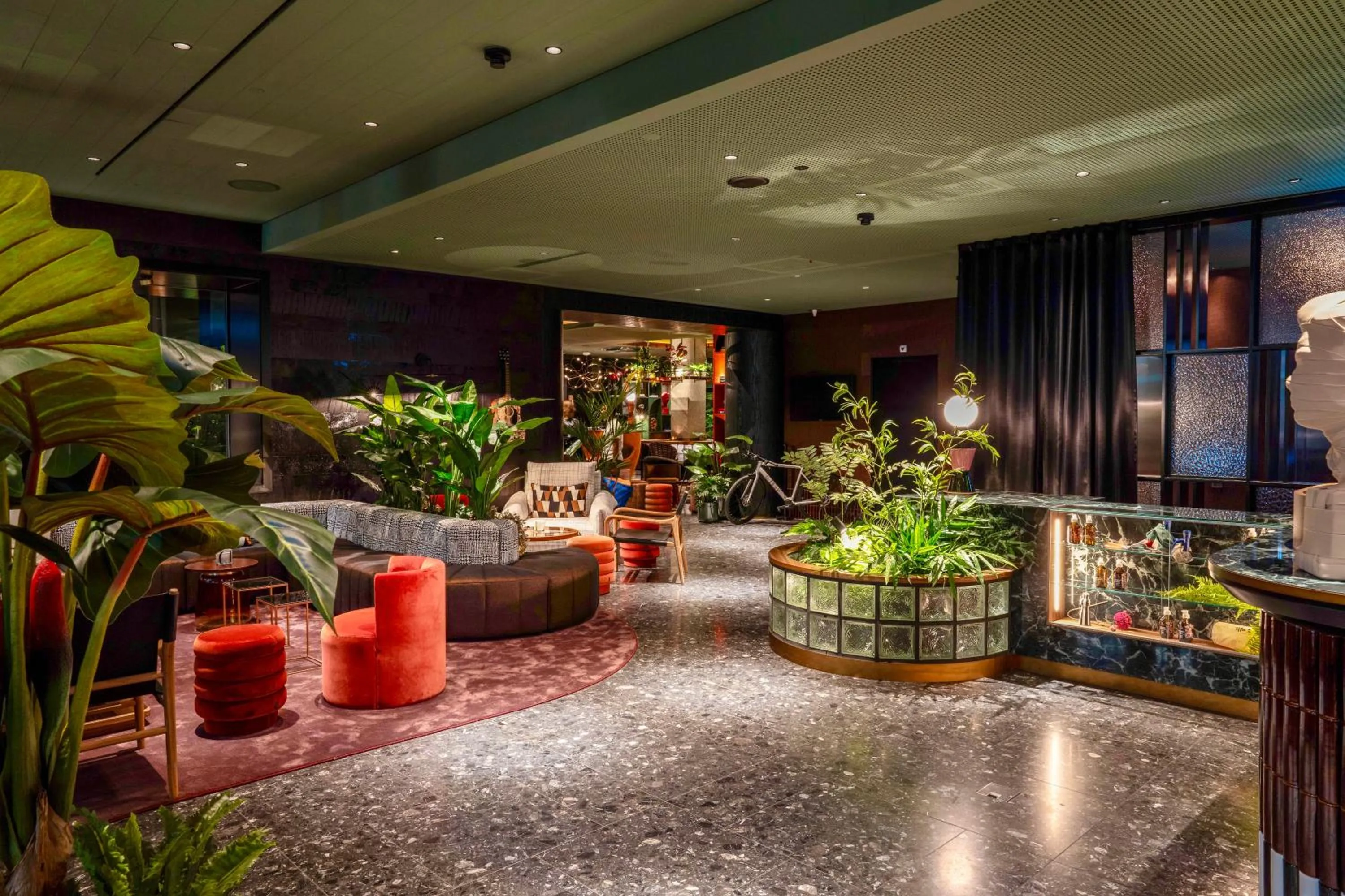 Lobby or reception in becozy Self Check-in & Pop-up Hotel Sihlcity