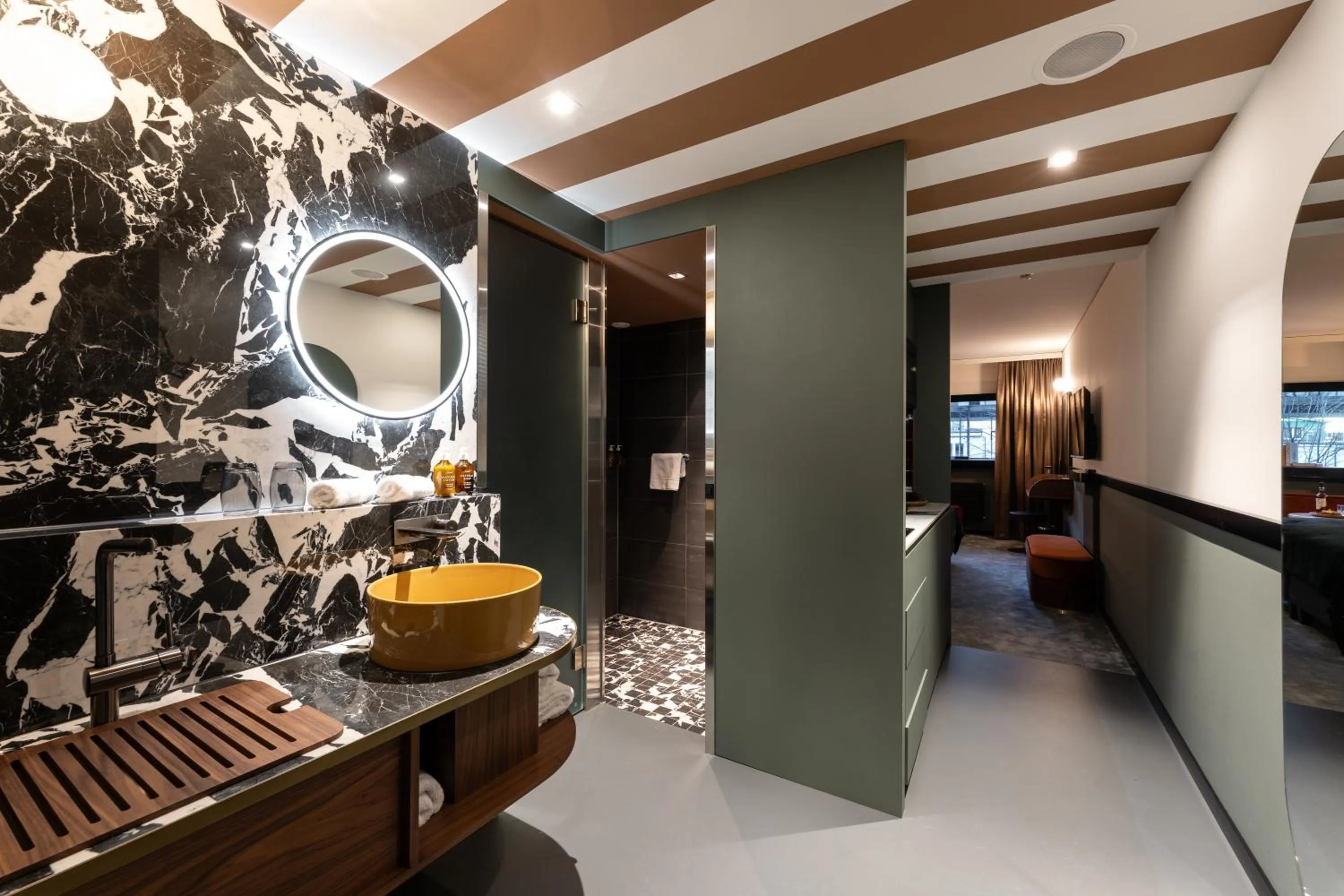 Bathroom in becozy Self Check-in & Pop-up Hotel Sihlcity