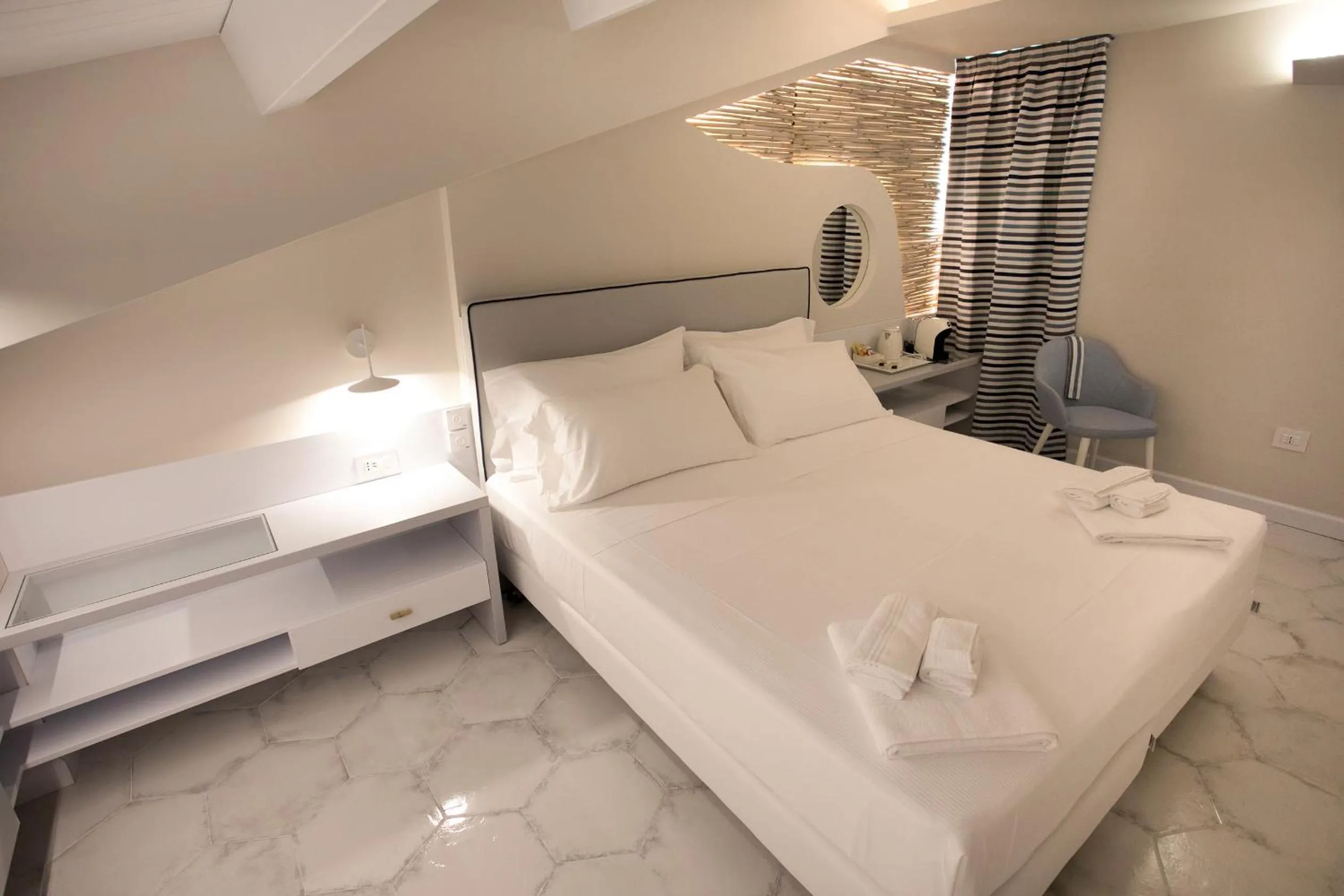 Photo of the whole room, Bed in Franco's House Tropea