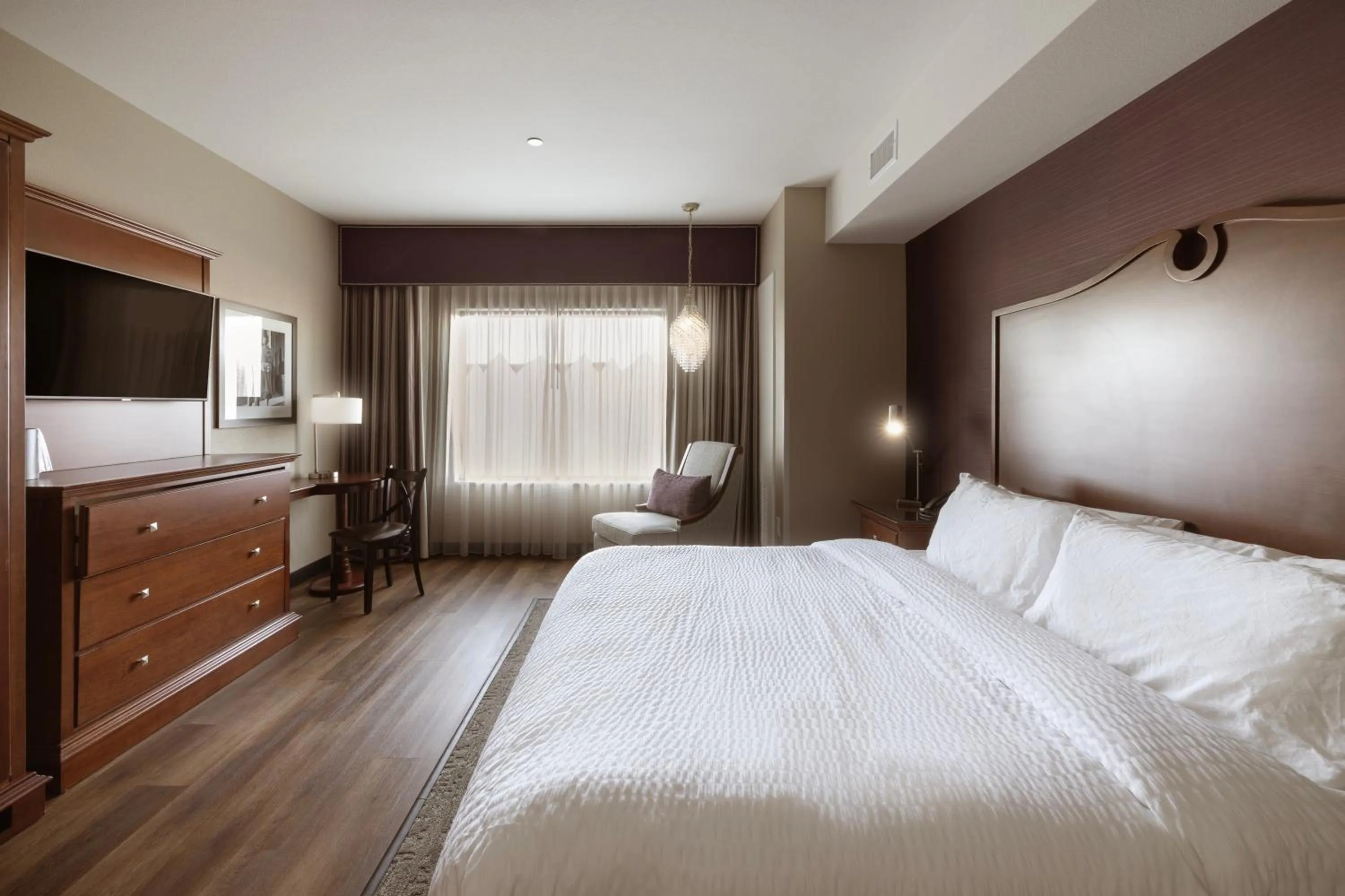 Bedroom, Bed in The Parker Hotel