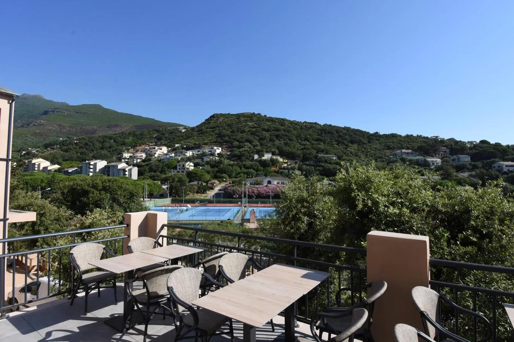 Restaurant/places to eat in Hôtel Casa Mea