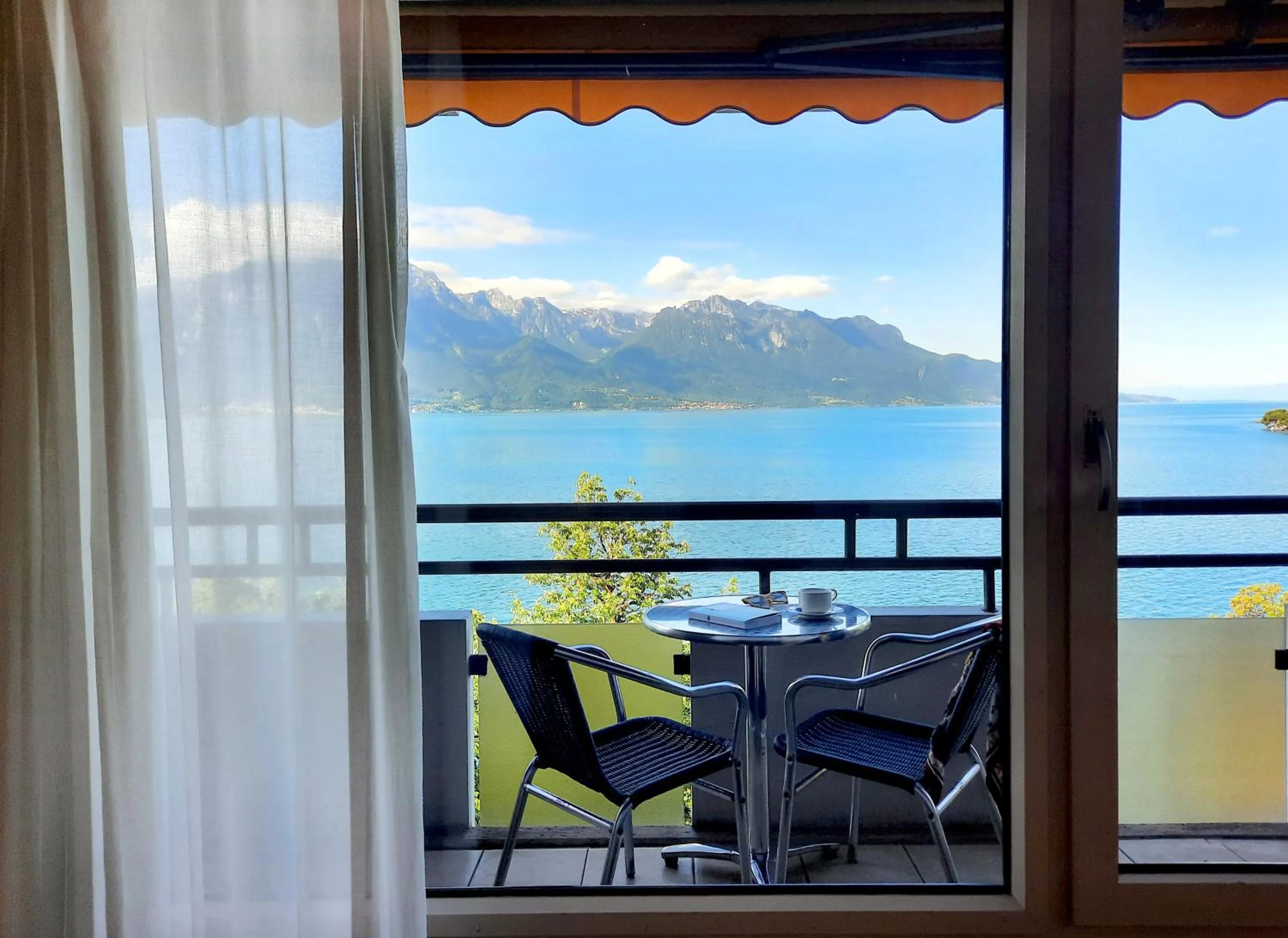 Lake view in Royal Plaza Montreux