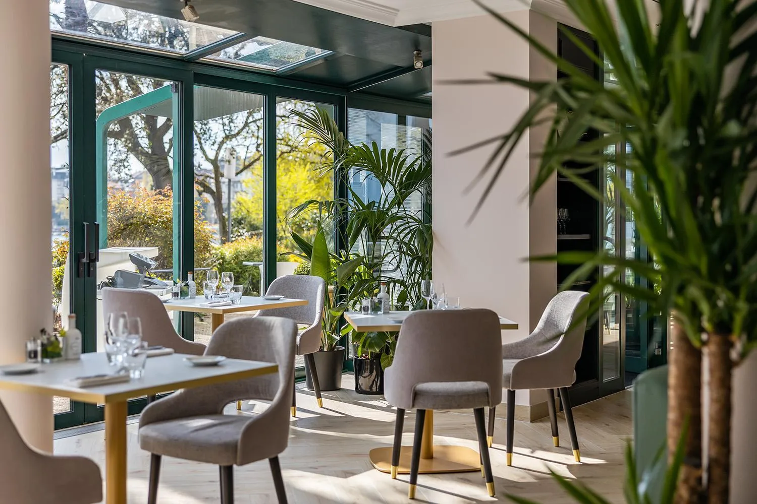 Restaurant/places to eat in Royal Plaza Montreux