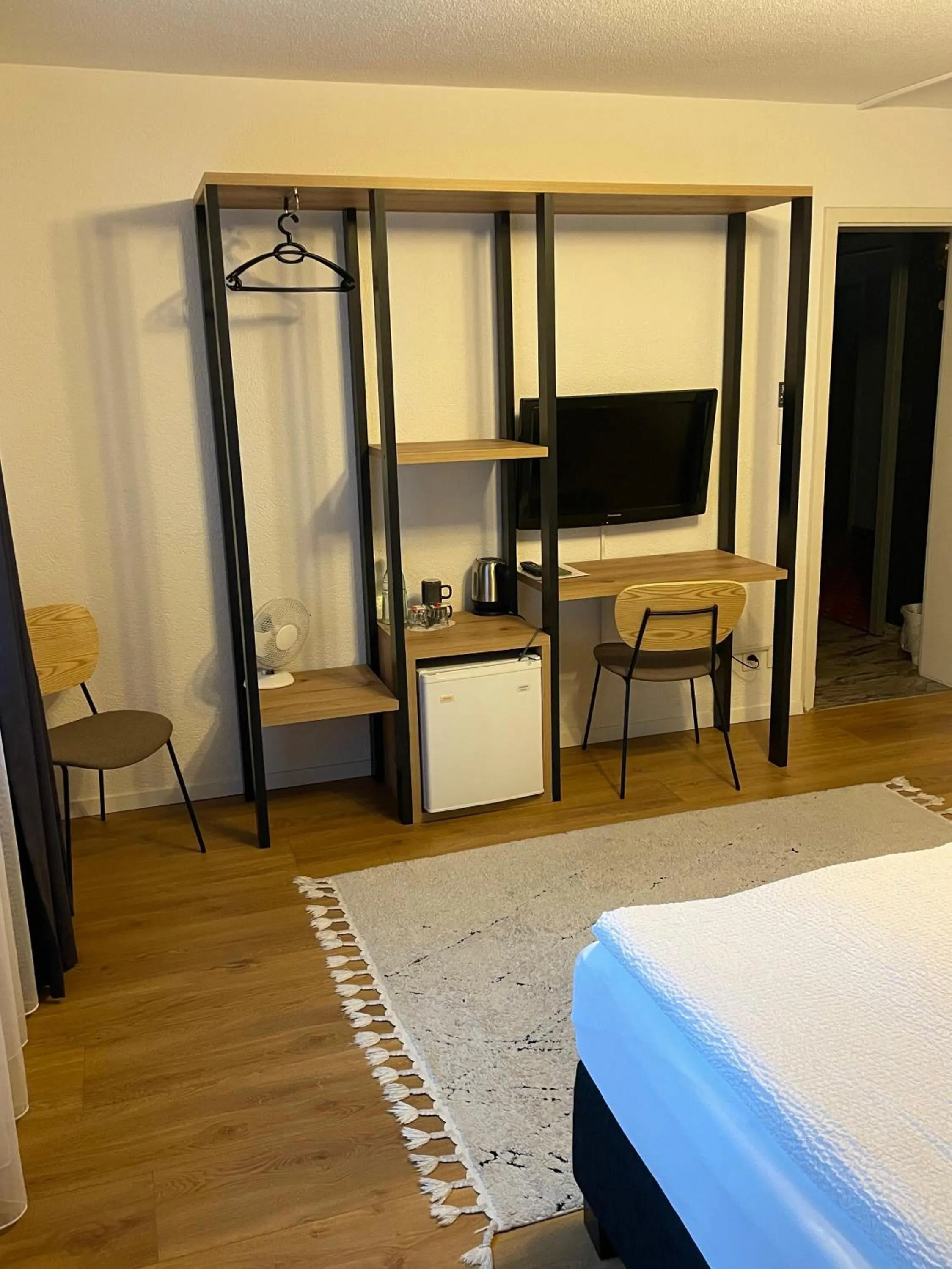 TV and multimedia, Bed in Hotel Europe Brig