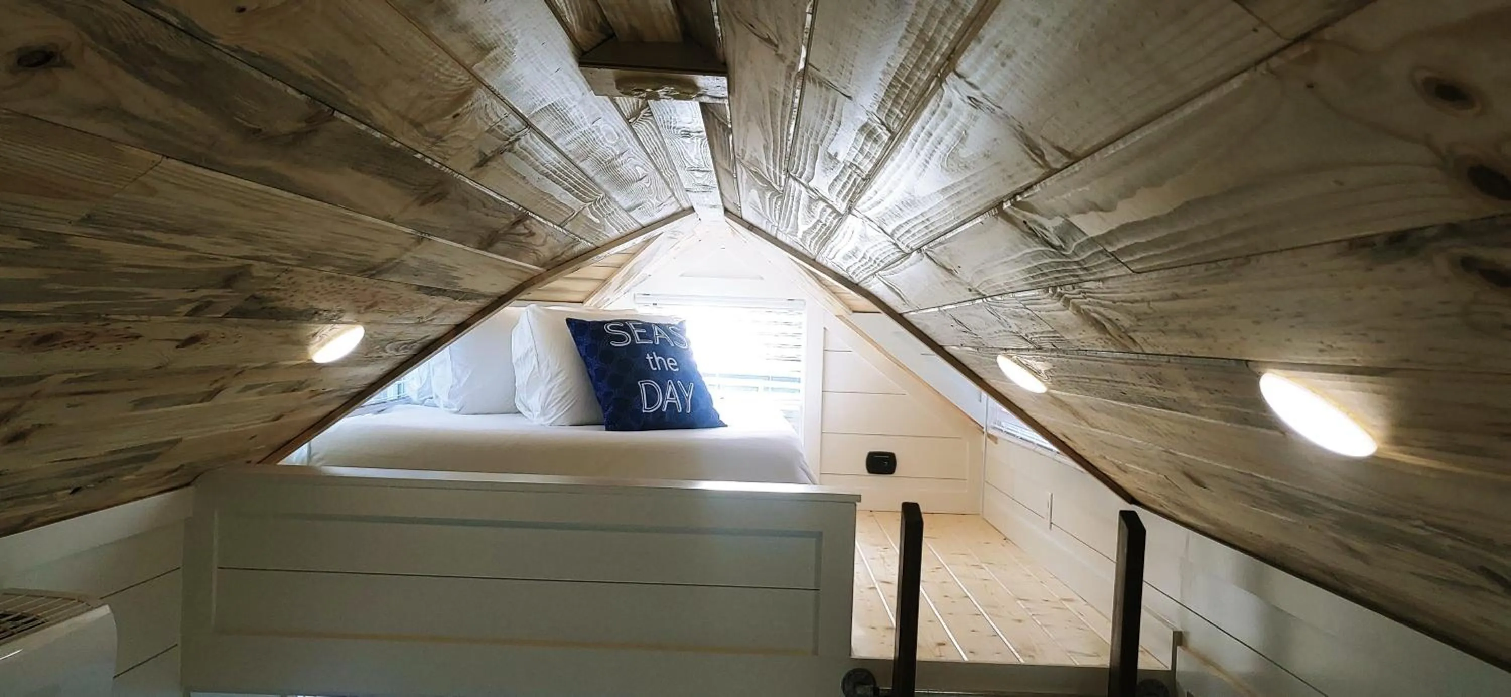 Bedroom in Pacific Dunes Resort