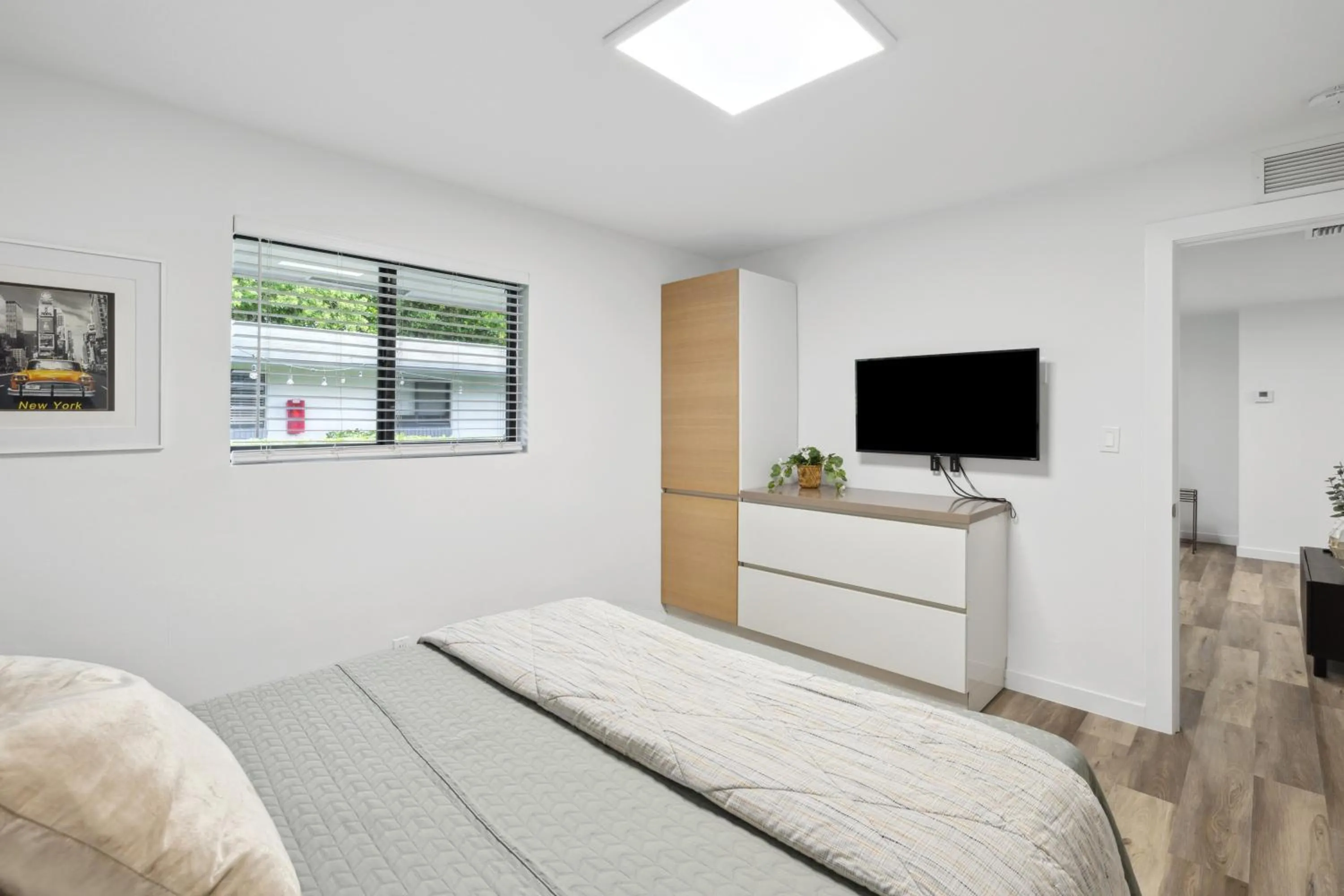 Bed in Harbourside Flats