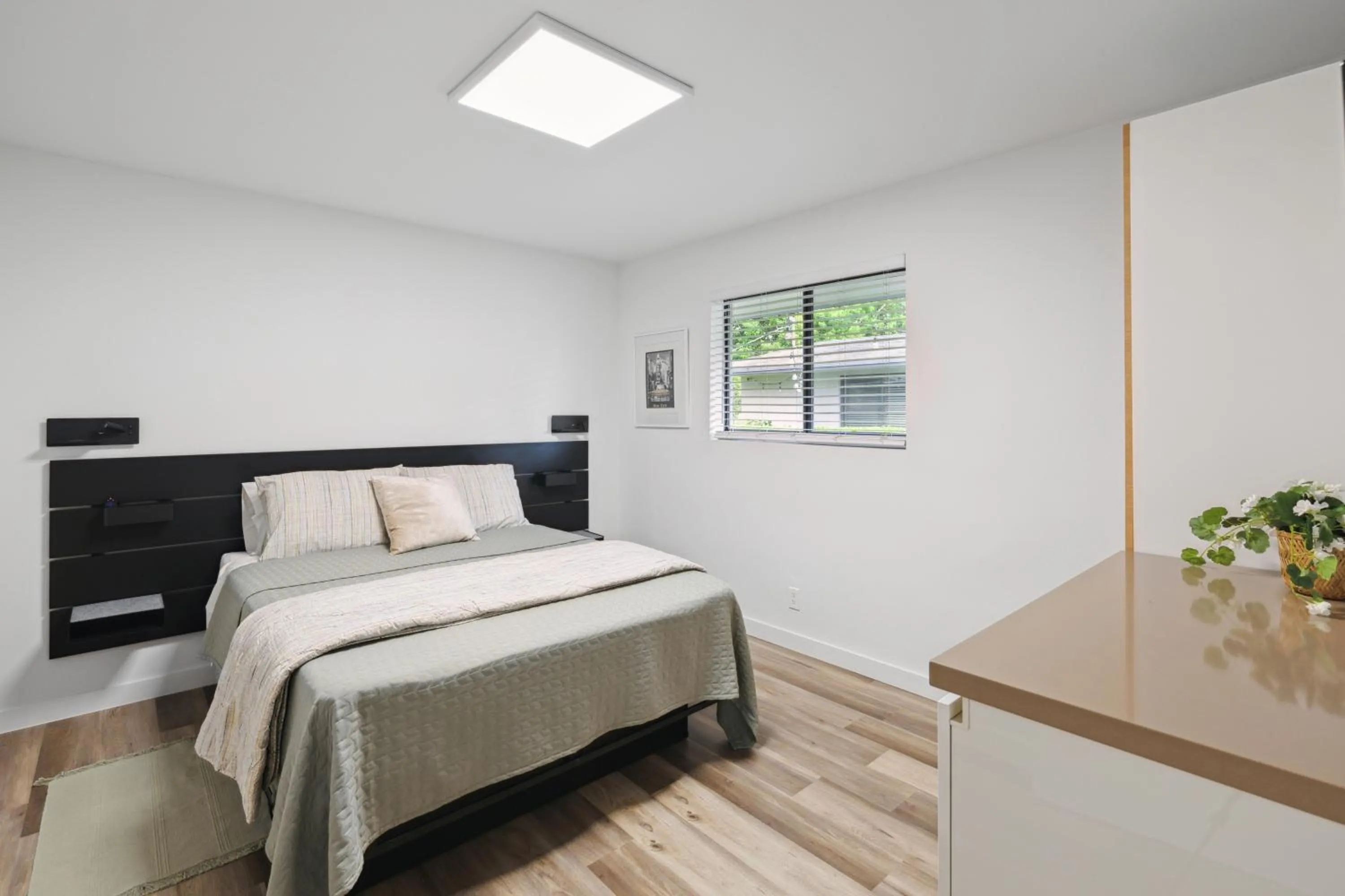 Bed in Harbourside Flats