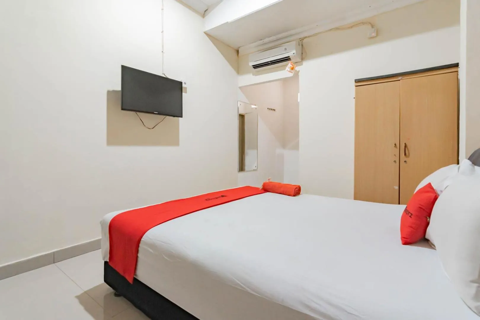 Bed in RedDoorz near Pasar Klandasan Balikpapan