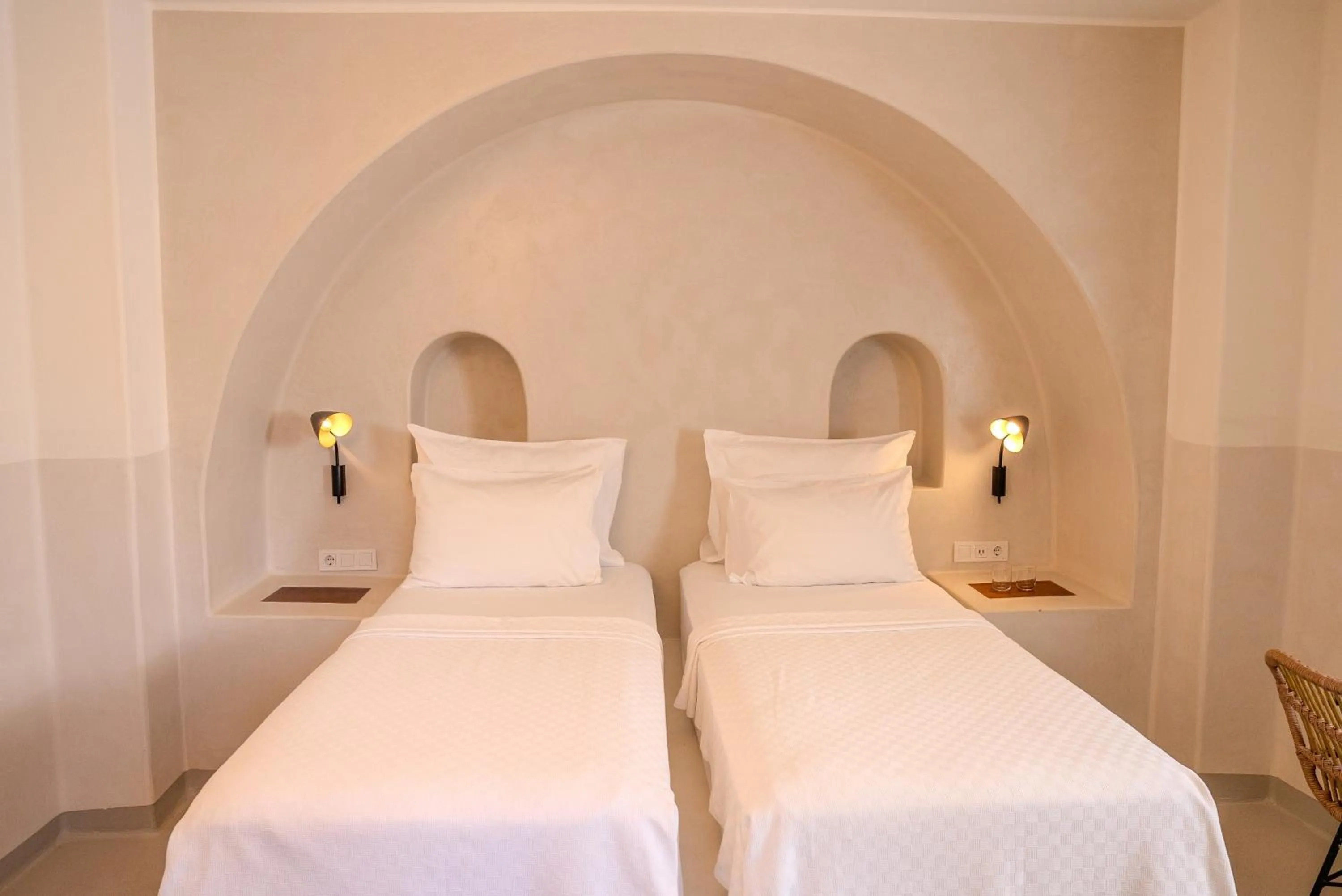 Bedroom, Bed in Pilos Suites