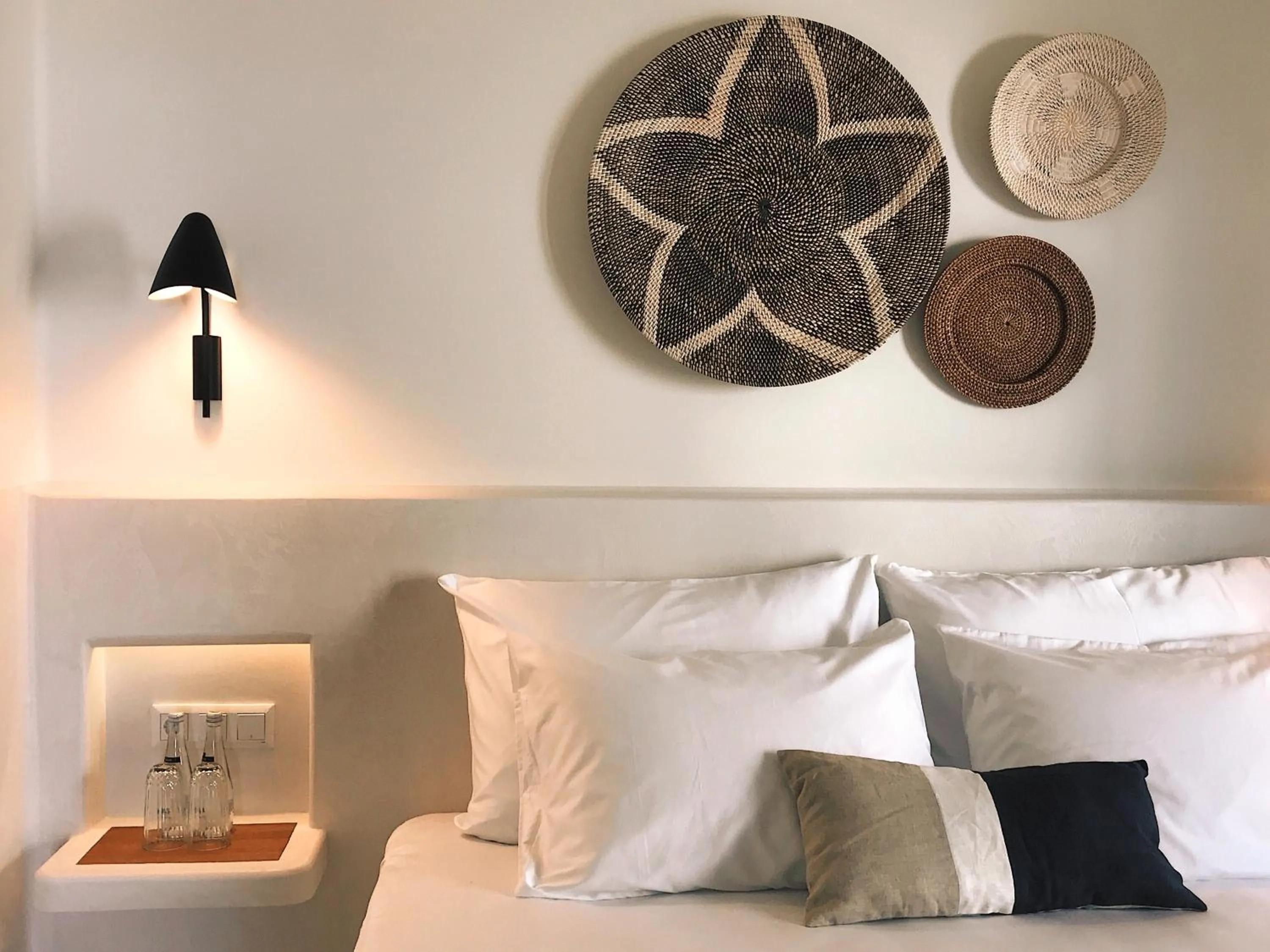 Bedroom, Bed in Pilos Suites