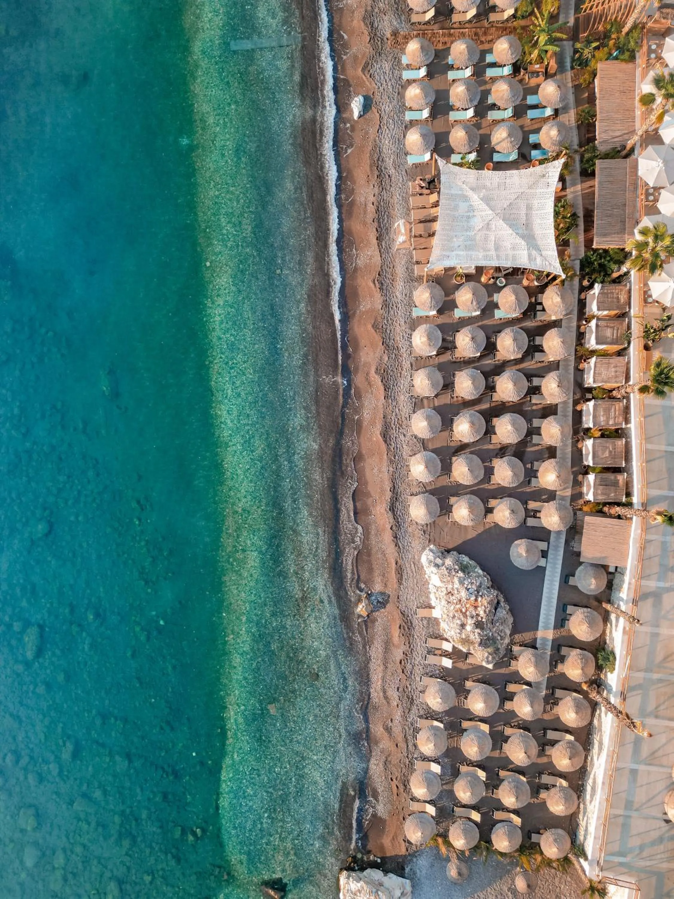 Beach in Pilos Suites