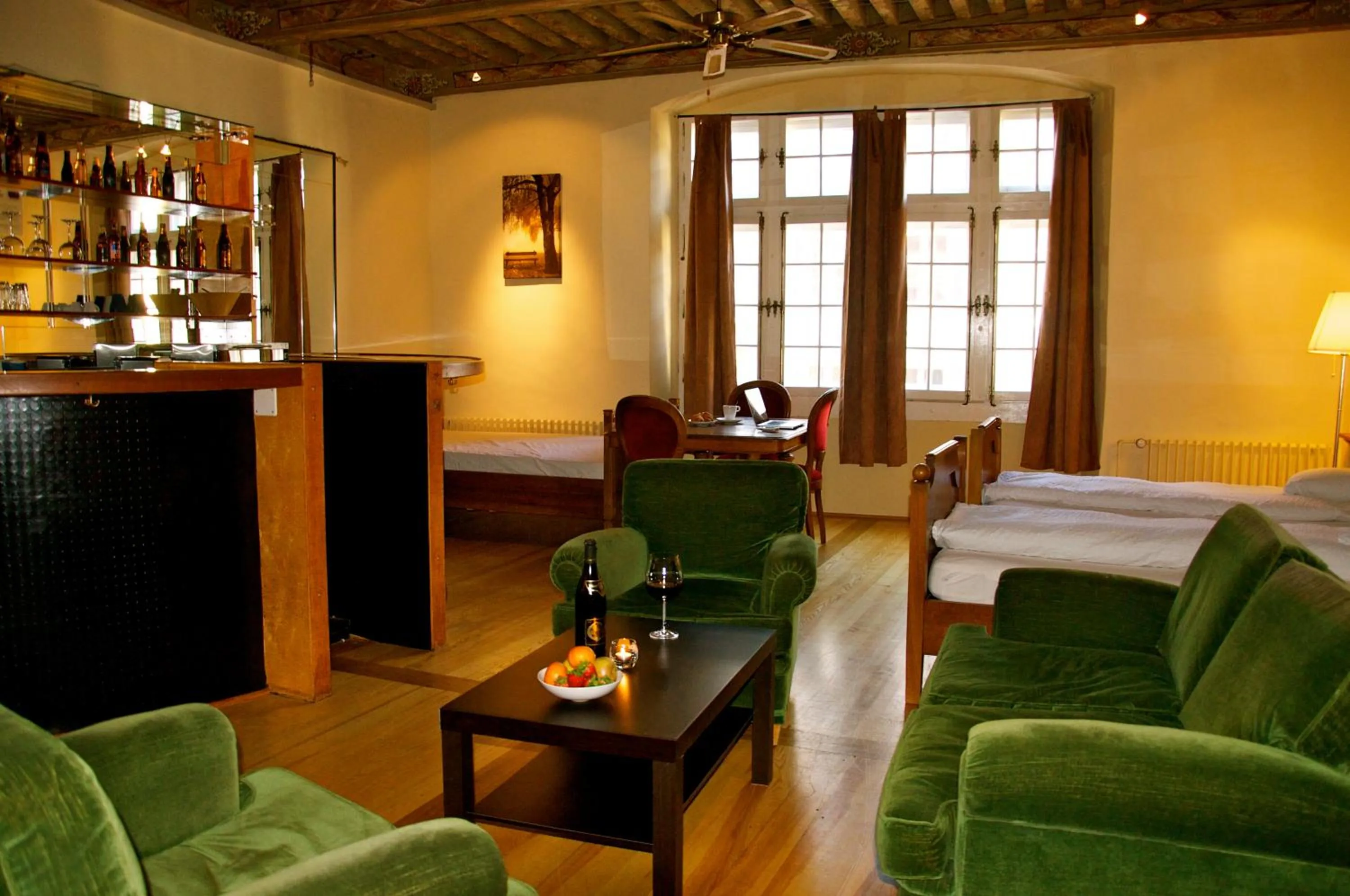 Lounge or bar, Bed in Aux chambres du Banneret