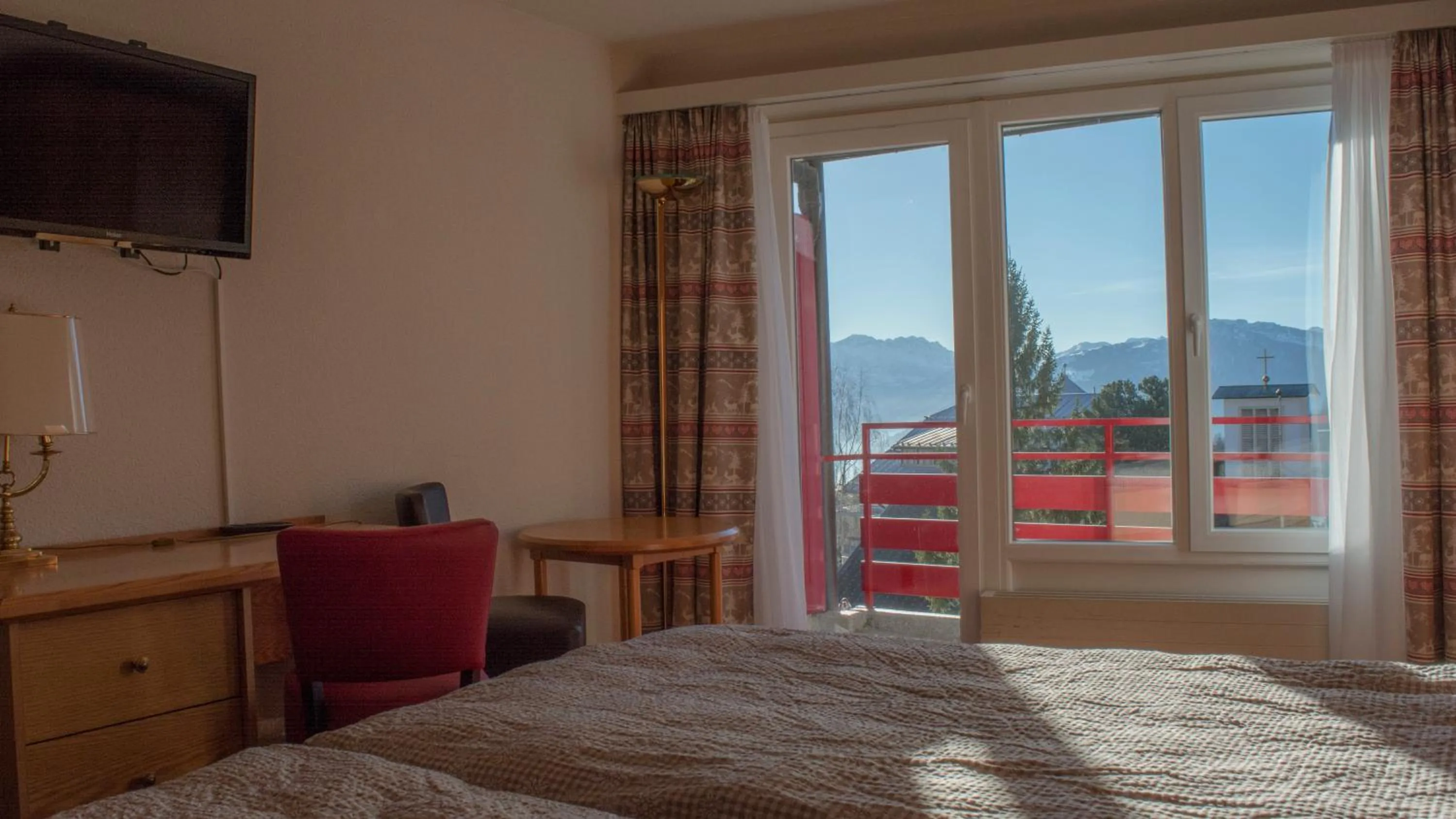 Bedroom, Bed in Alpine Classic Hotel