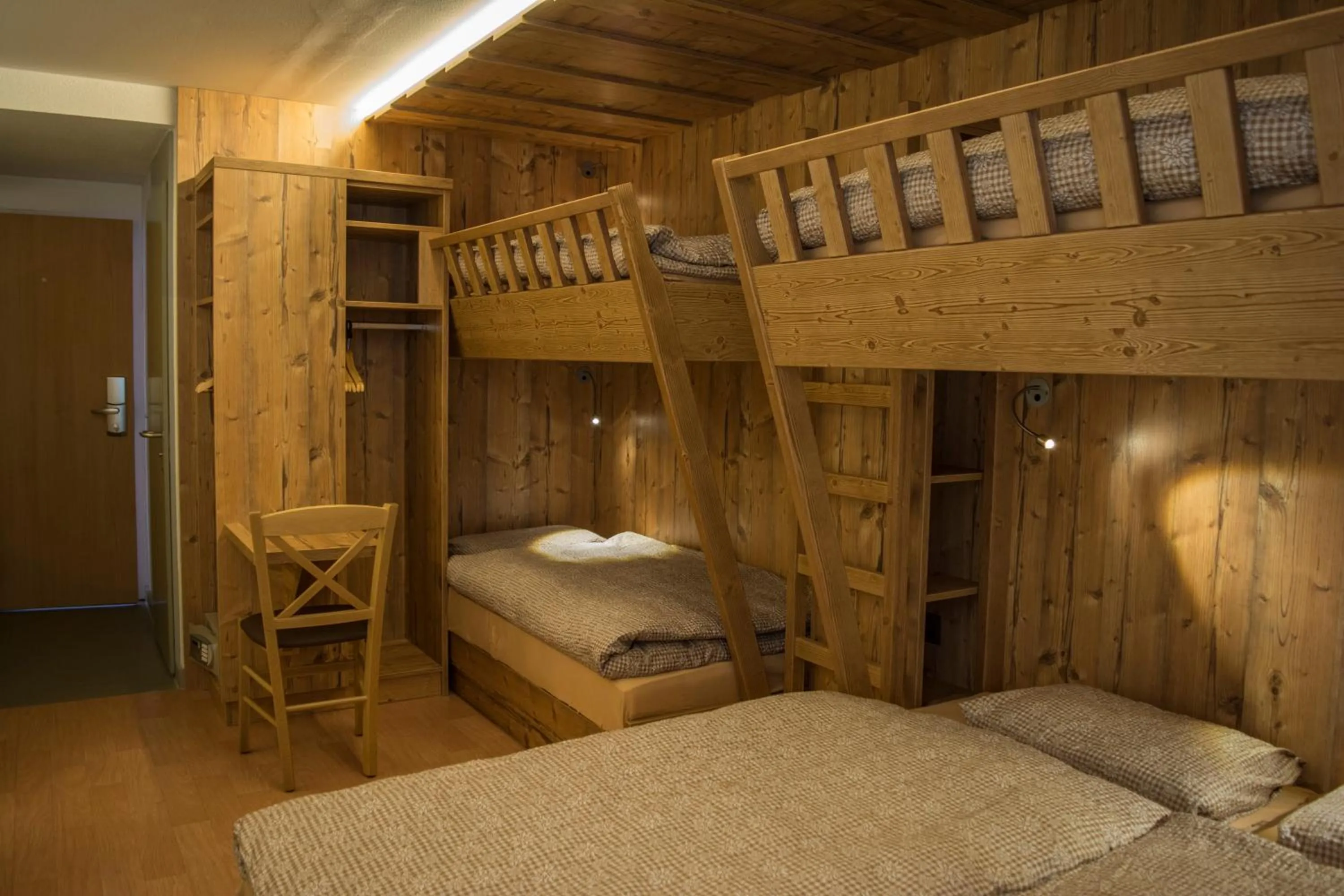 Bedroom, Bed in Alpine Classic Hotel