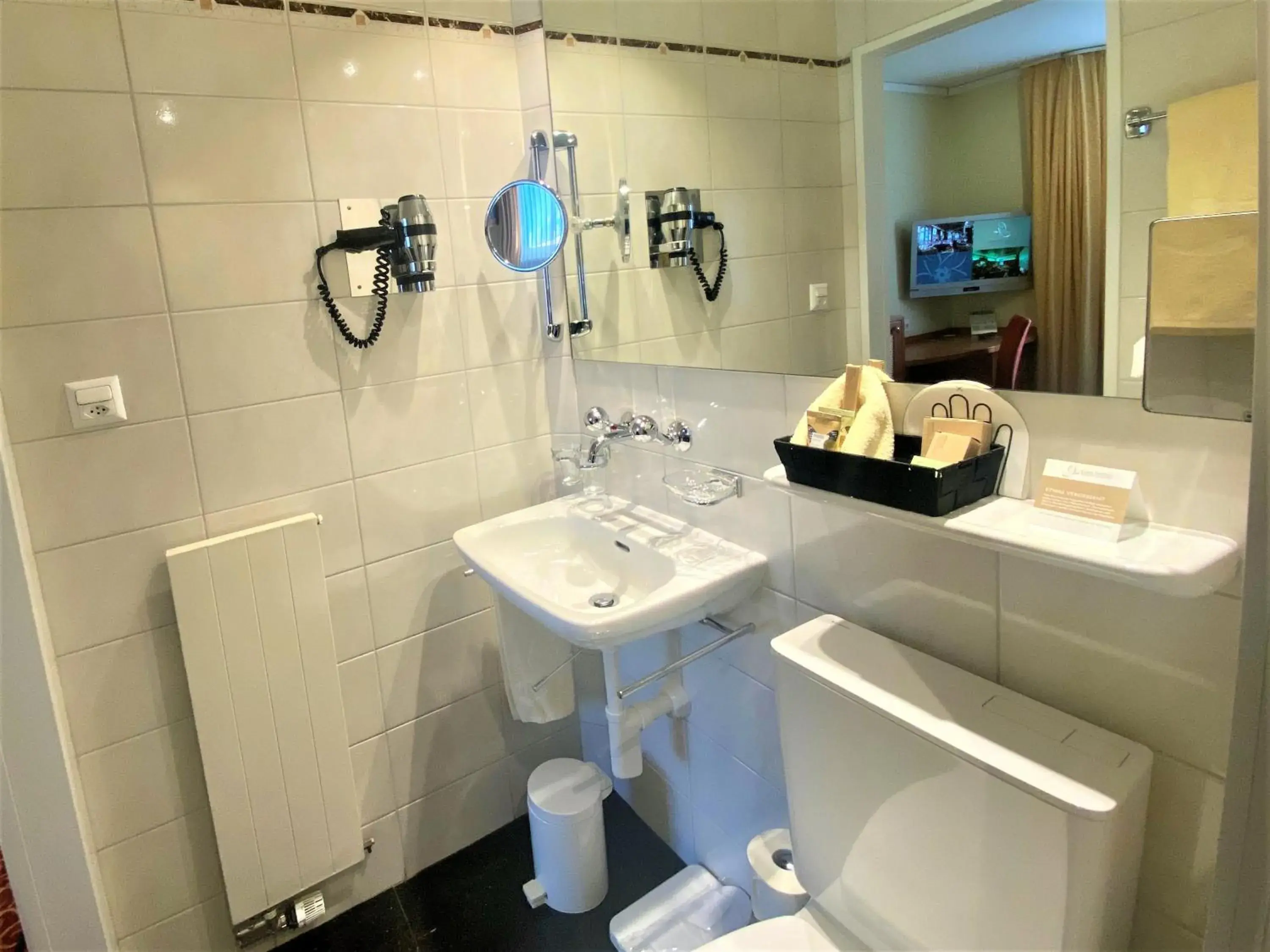 Single Room ECO in GAIA Hotel Basel - the sustainable 4 star hotel Single Room ECO in GAIA Hotel Basel - the sustainable 4 star hotel