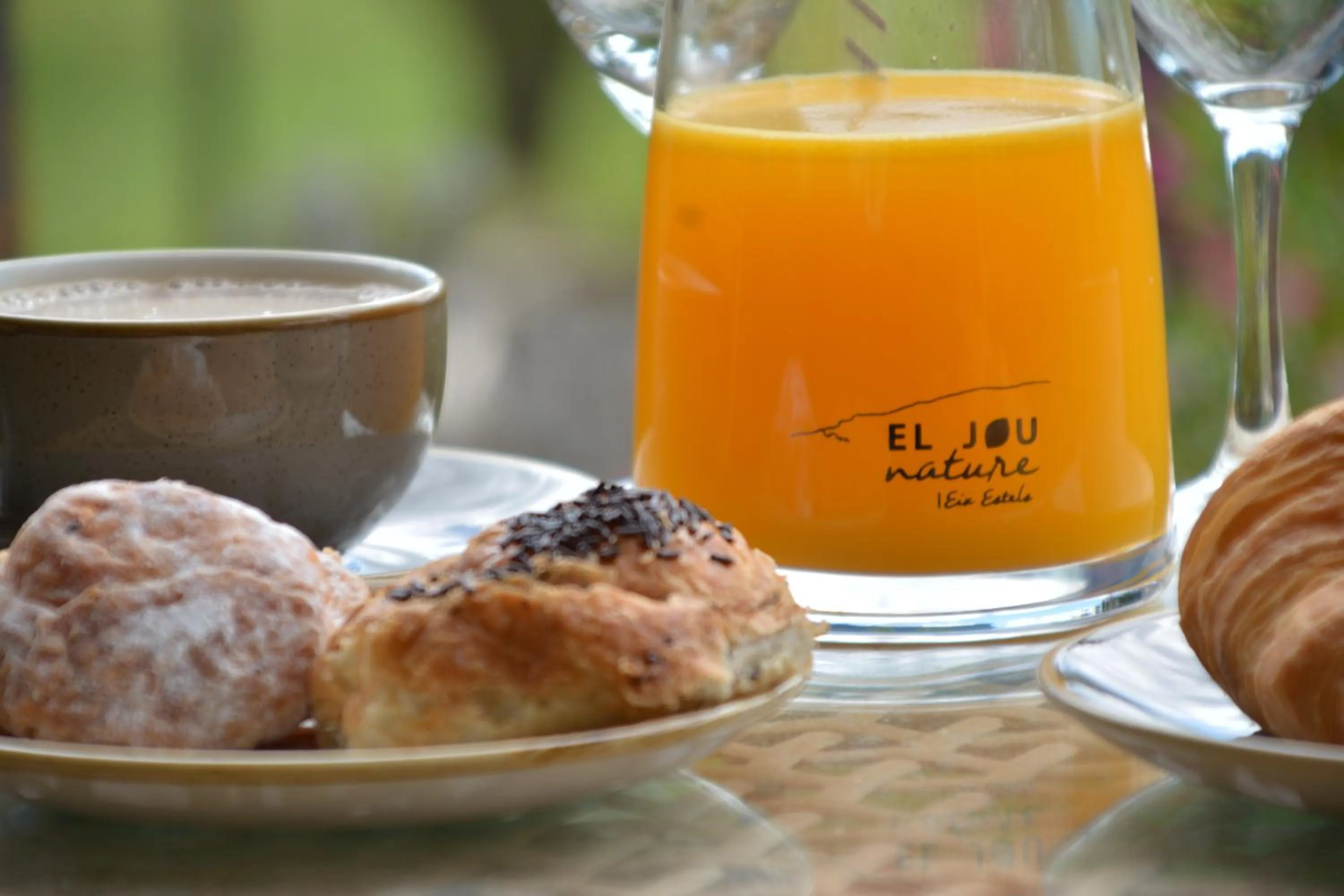 Breakfast in El Jou Nature