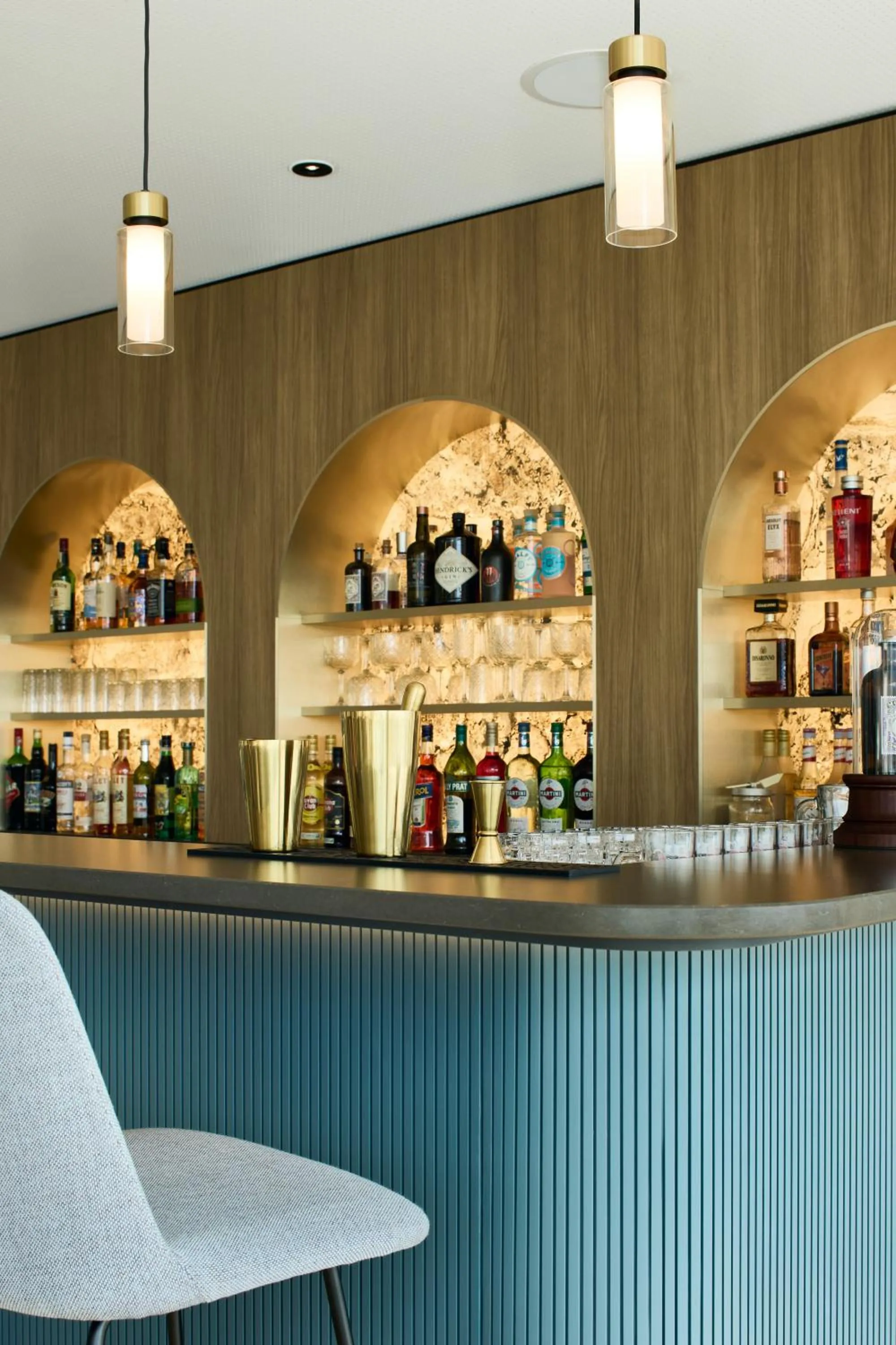 Lounge or bar in H4 Hotel Solothurn