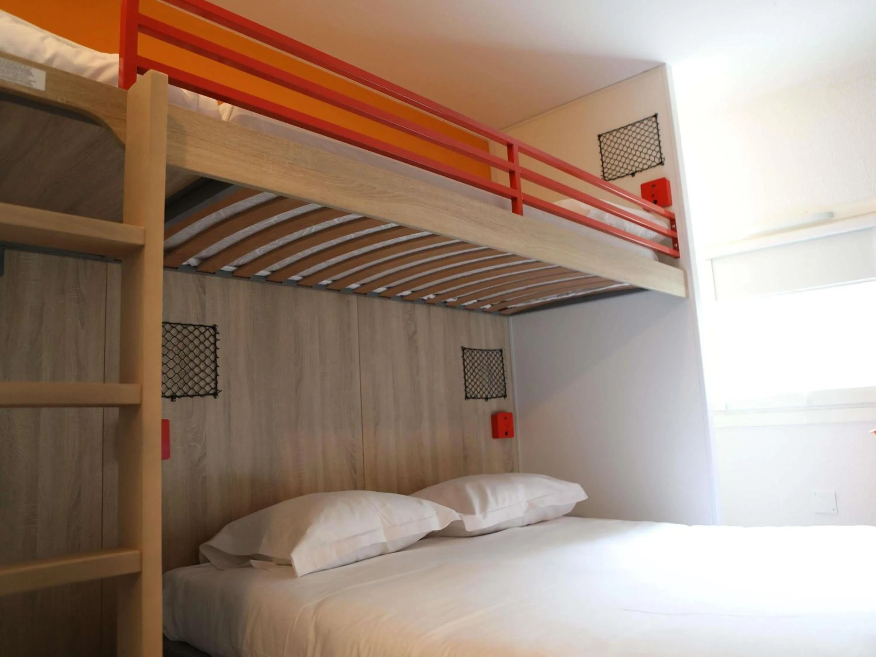 Bedroom, Bed in hotelF1 Orange Centre Echangeur A7 A9
