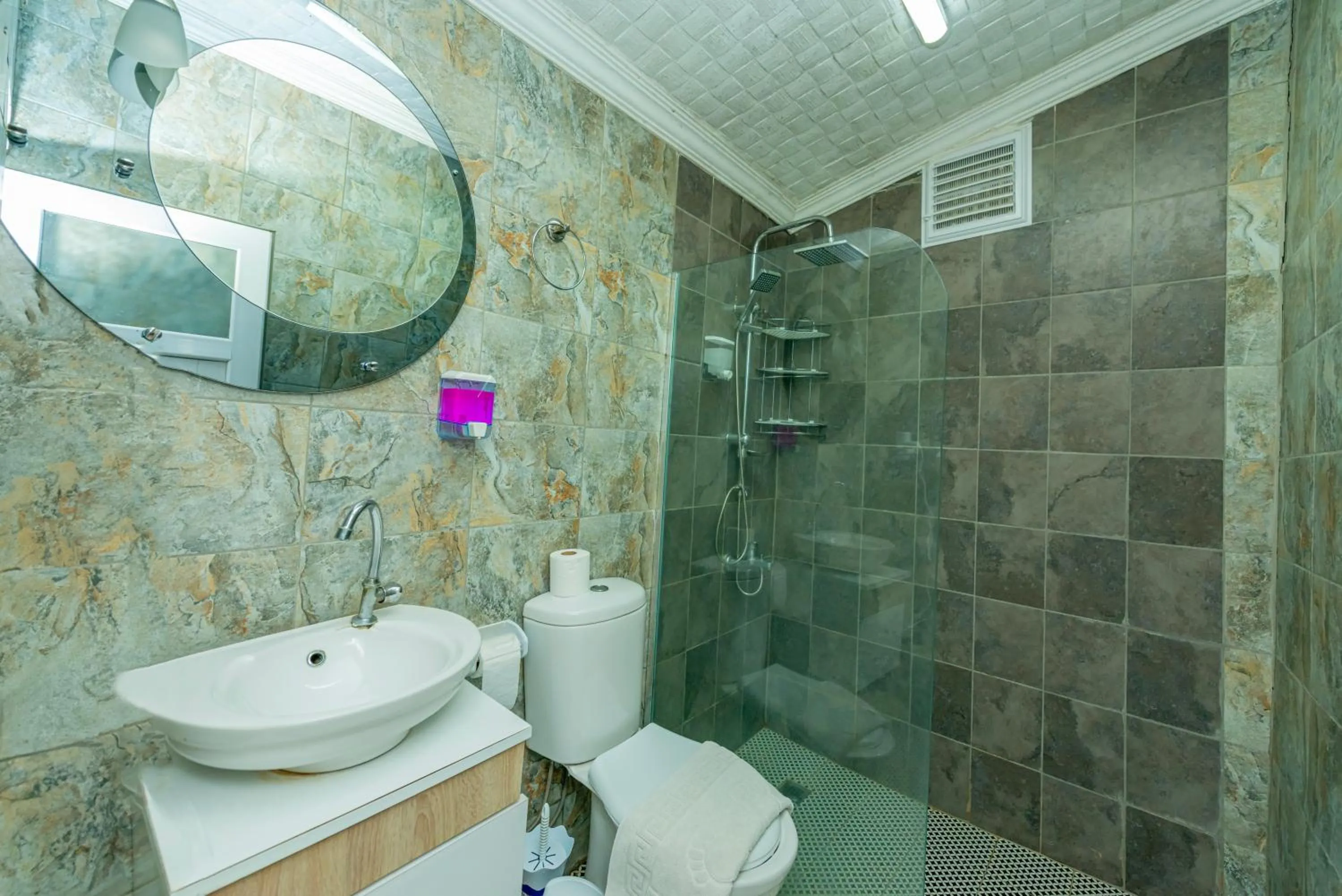 Shower in Aliş Hotel Fethiye