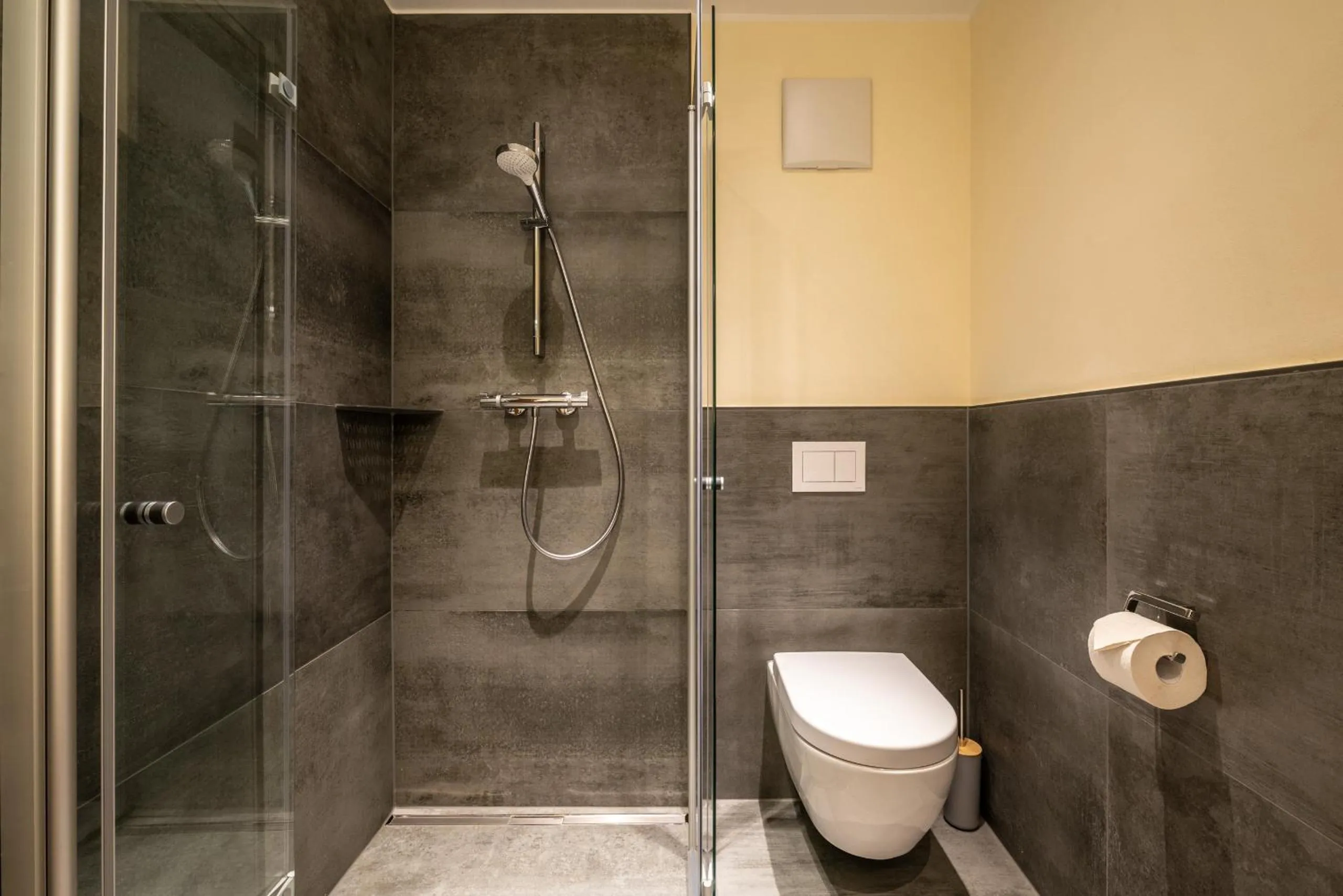 Shower in Apart Hotel Lang