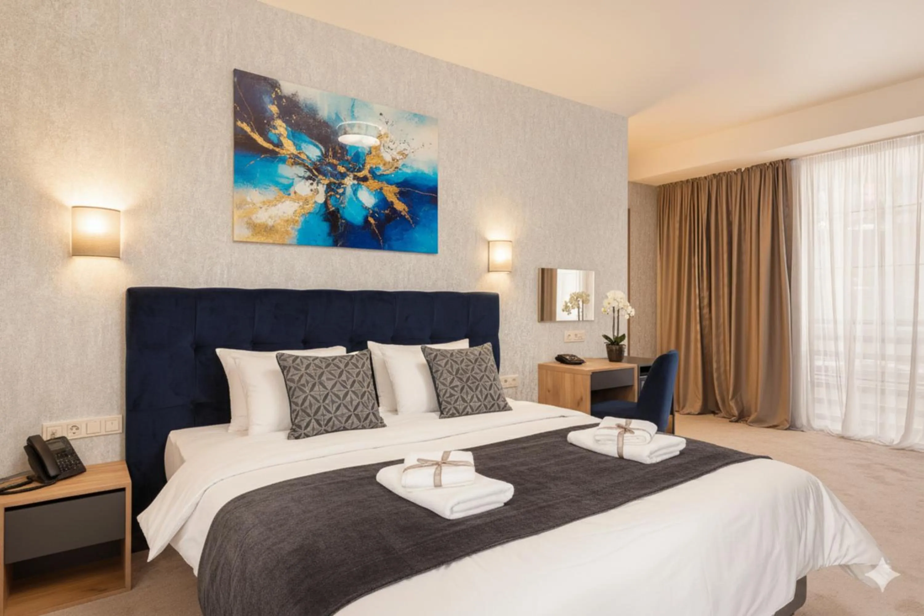 Photo of the whole room, Bed in Brooch Boutique Hotel