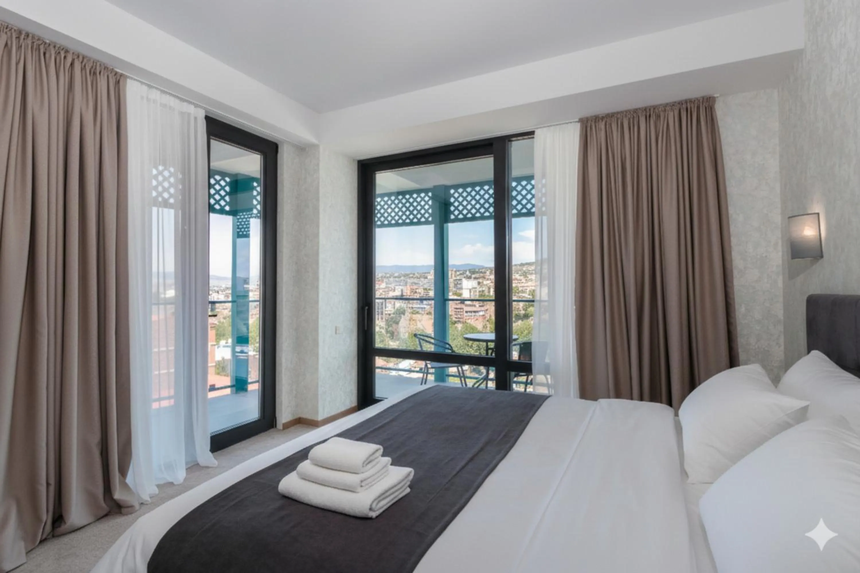 Photo of the whole room, Bed in Brooch Boutique Hotel