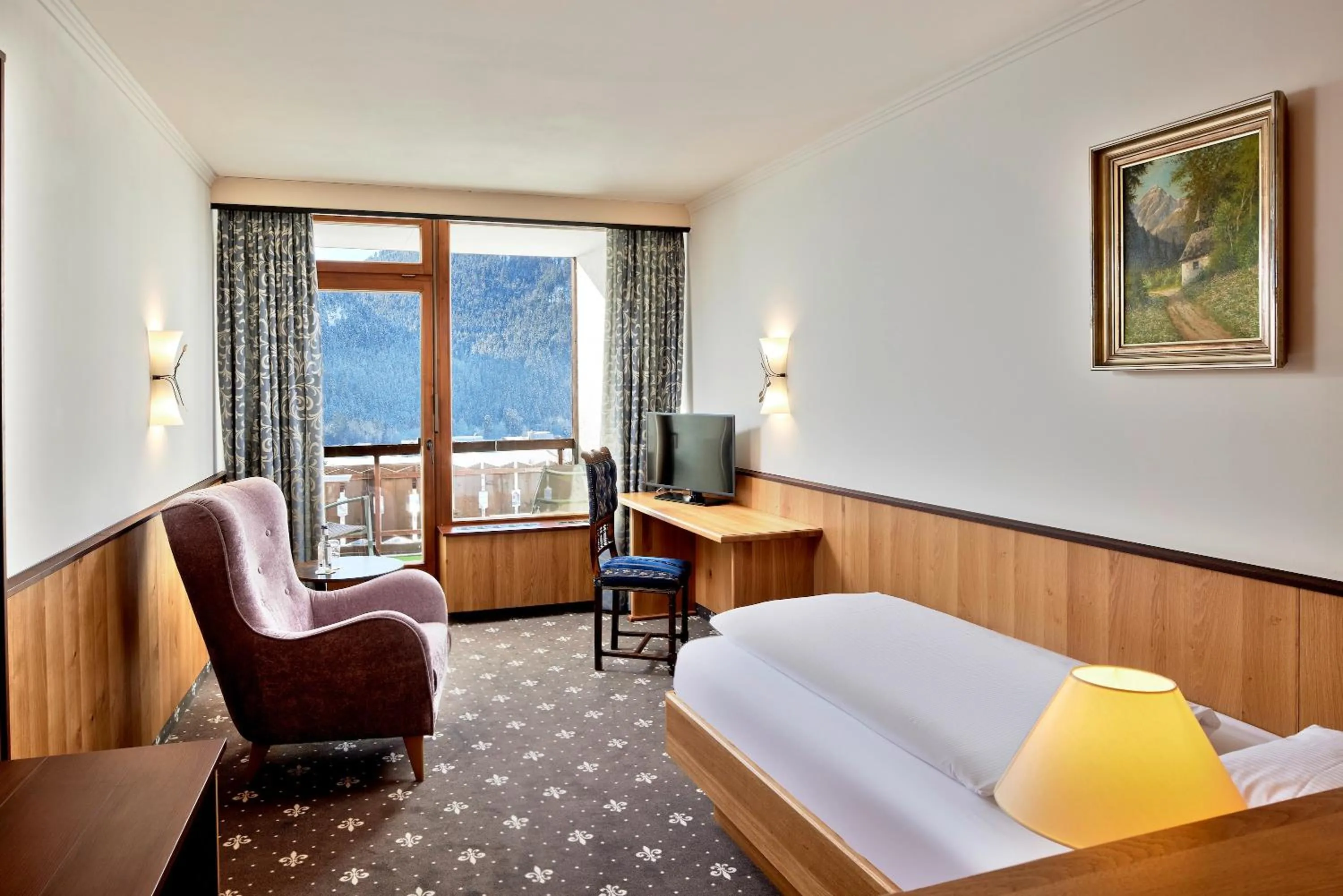 Photo of the whole room, Bed in Hotel Prinz-Luitpold-Bad