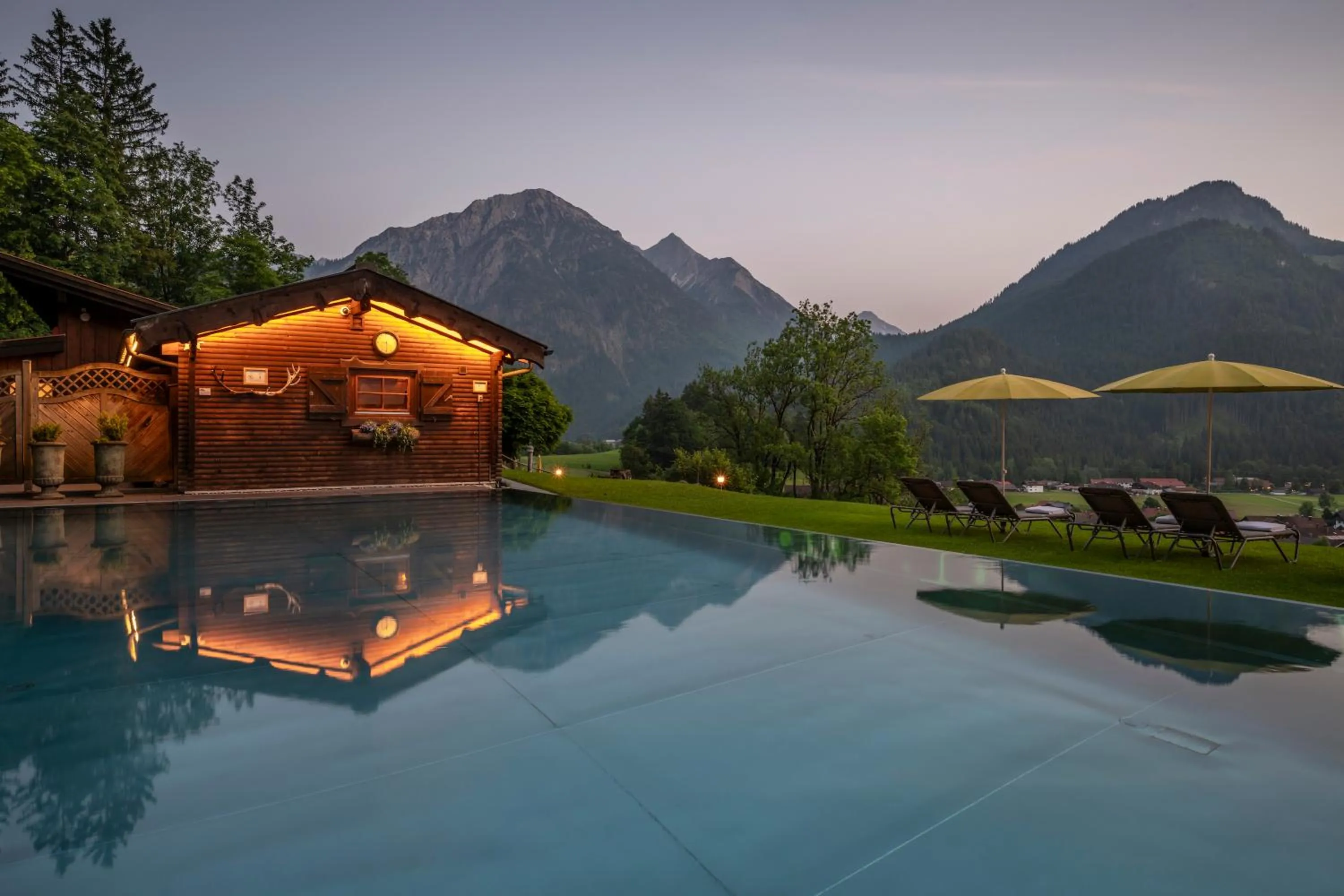 Swimming pool in Hotel Prinz-Luitpold-Bad
