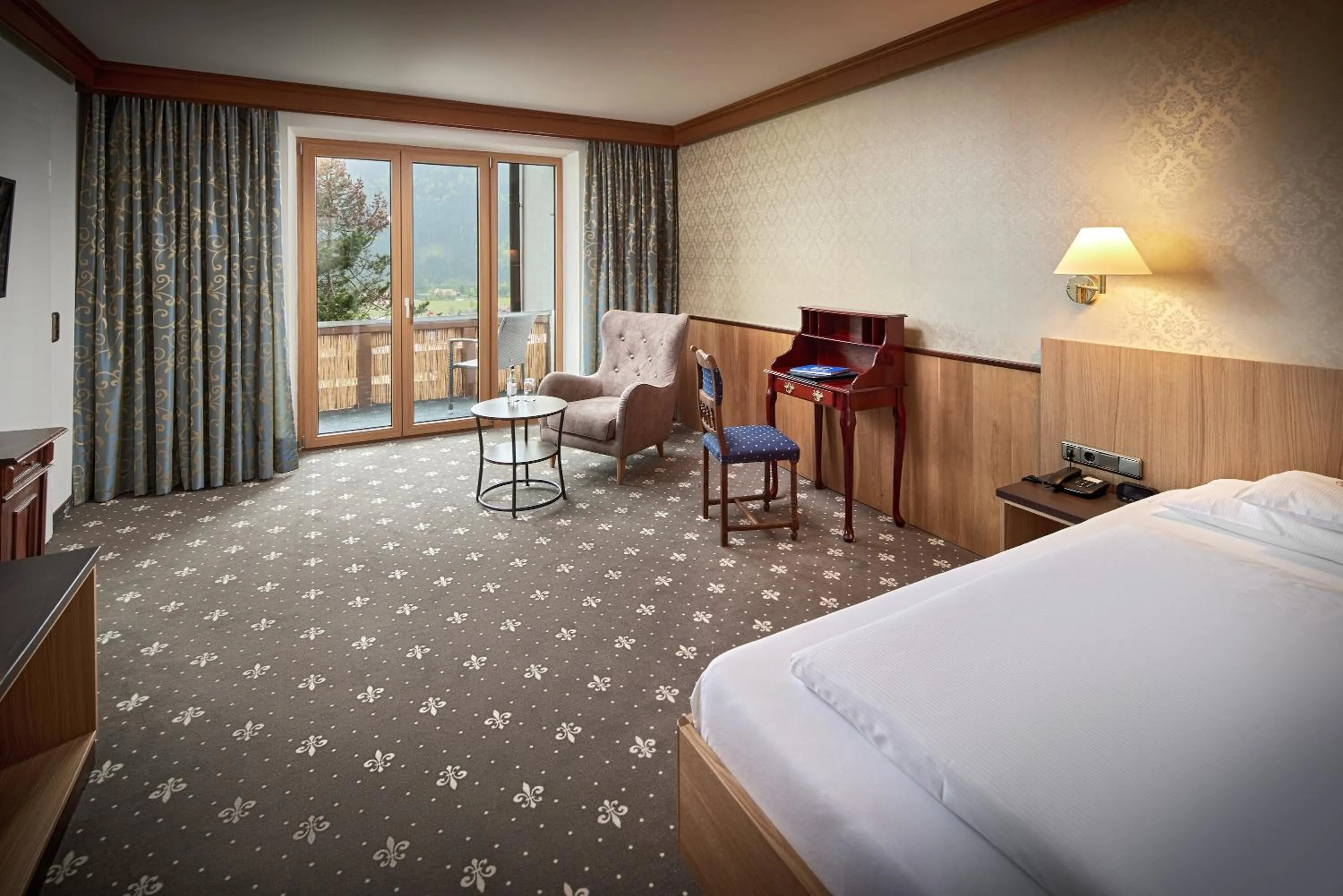 Photo of the whole room, Bed in Hotel Prinz-Luitpold-Bad