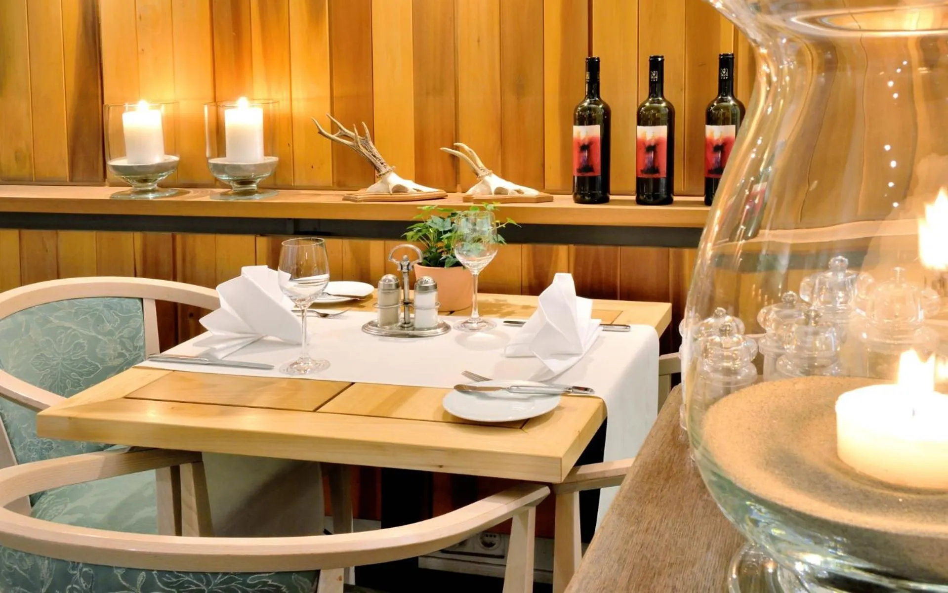 Restaurant/places to eat in Privathotel Lindtner Hamburg