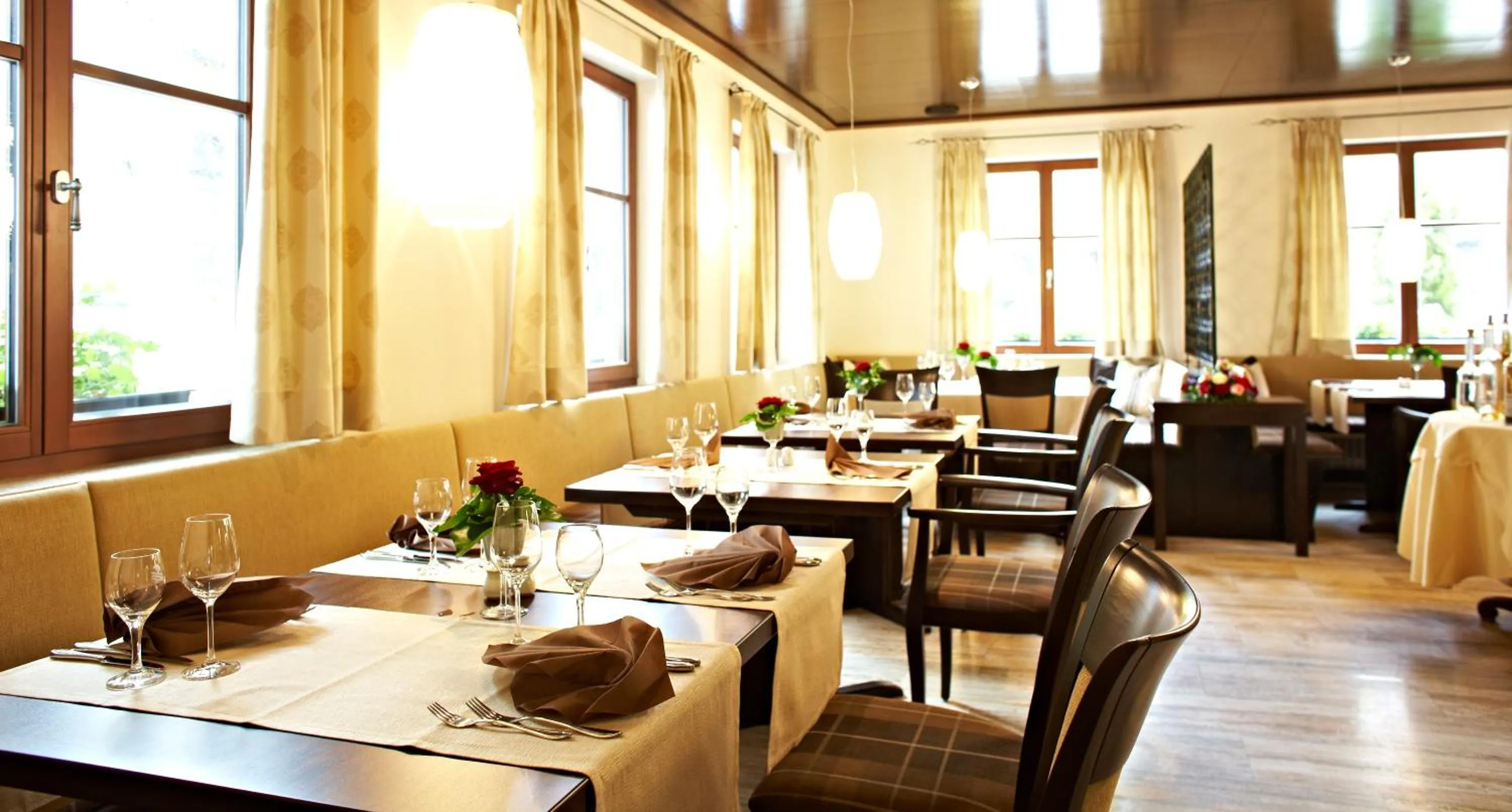 Restaurant/places to eat in Landhotel Sonne
