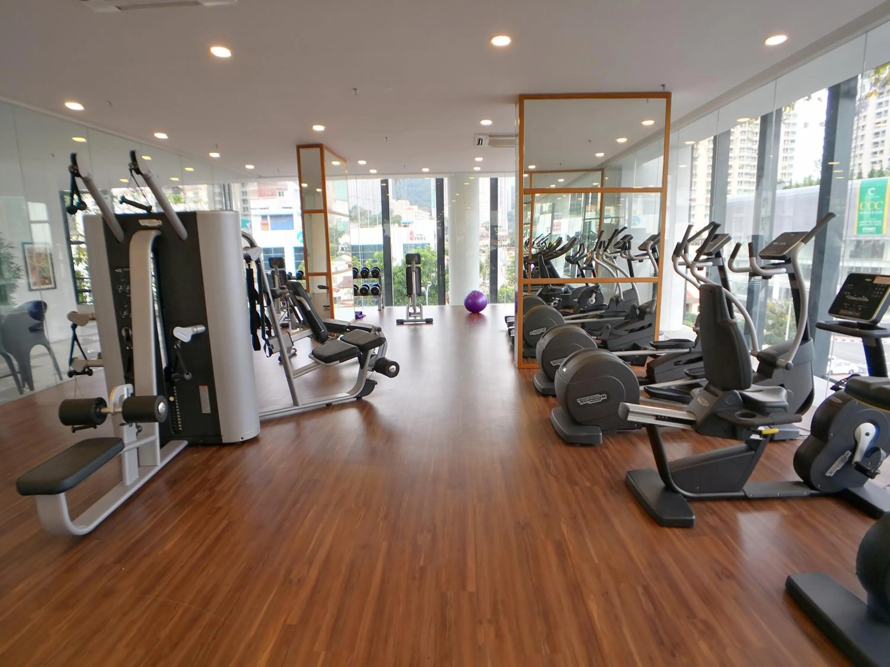 Fitness centre/facilities in The Landmark by Comfy