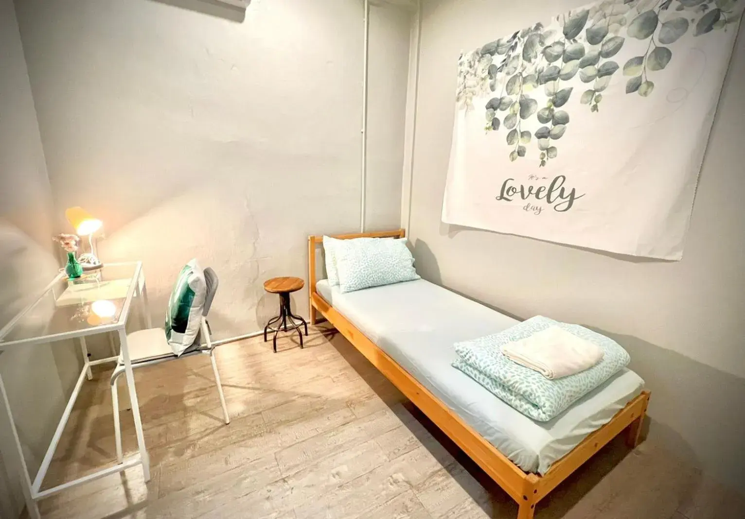 Small Single Room in Bangpho Story Small Single Room in Bangpho Story