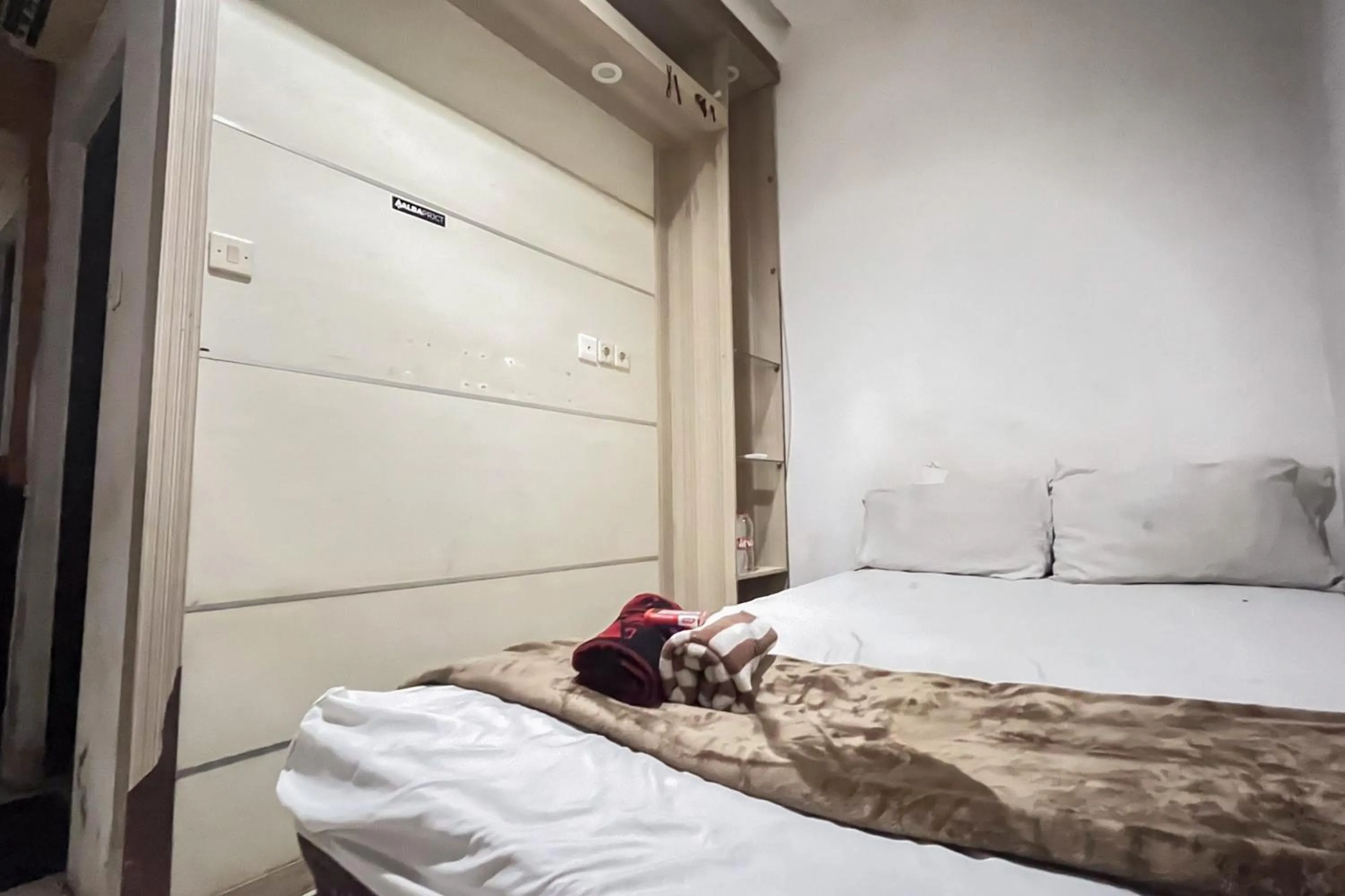 Bedroom, Bed in Good Sleep 1 RedPartner