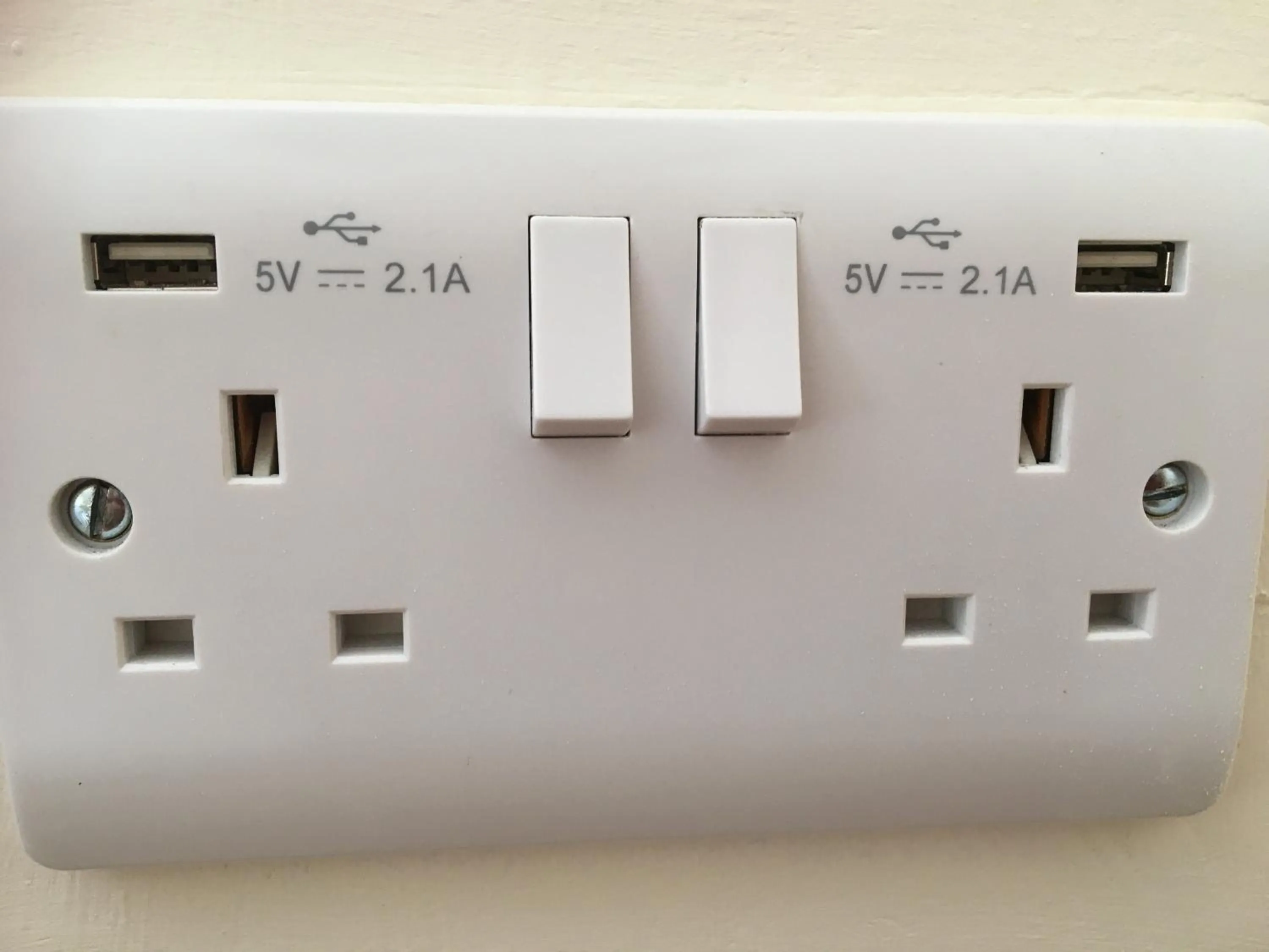 Woodland Cabin With private Wood-Fired Hot-Tub