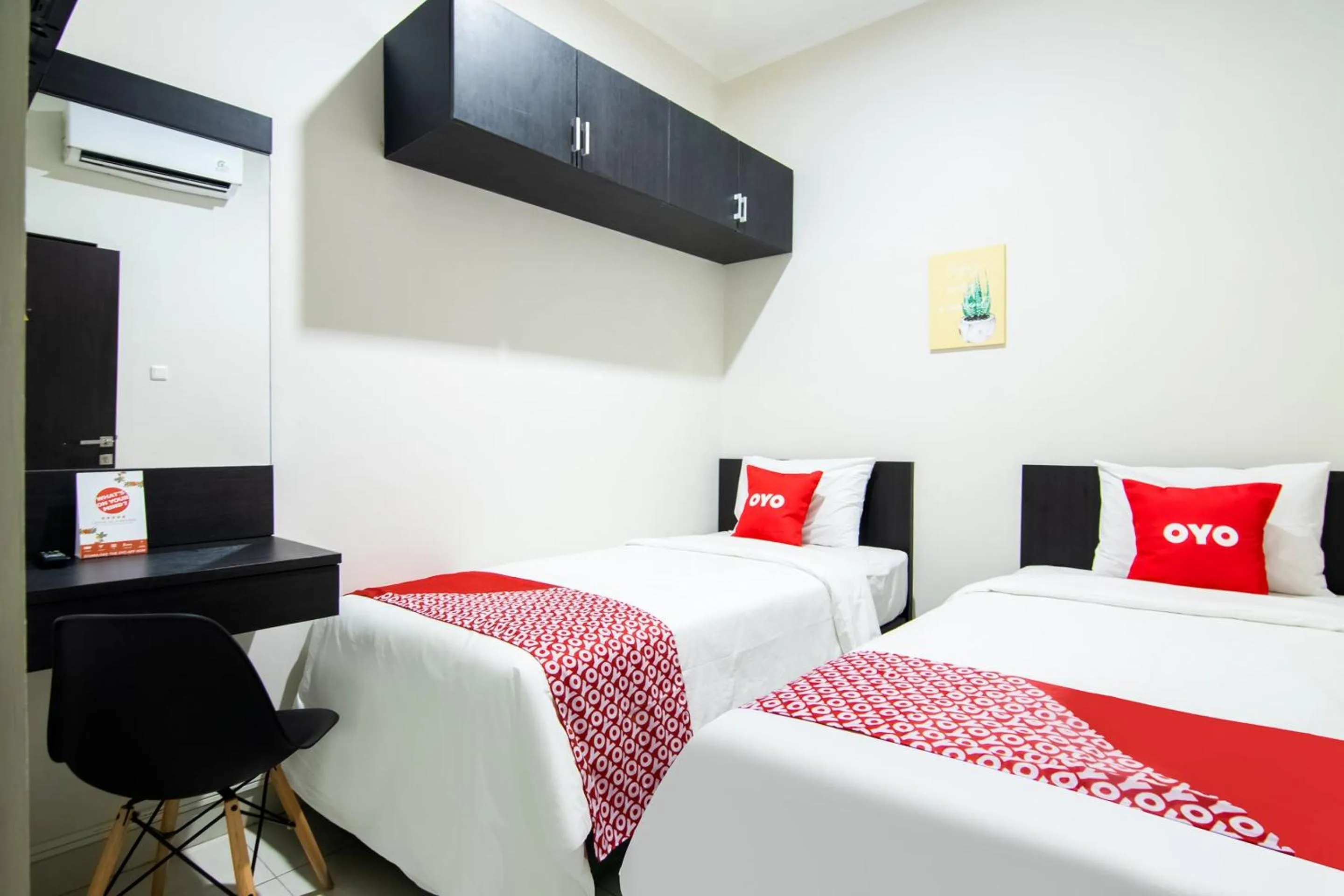 Bedroom, Bed in OYO 3826 Columbus Residence K11