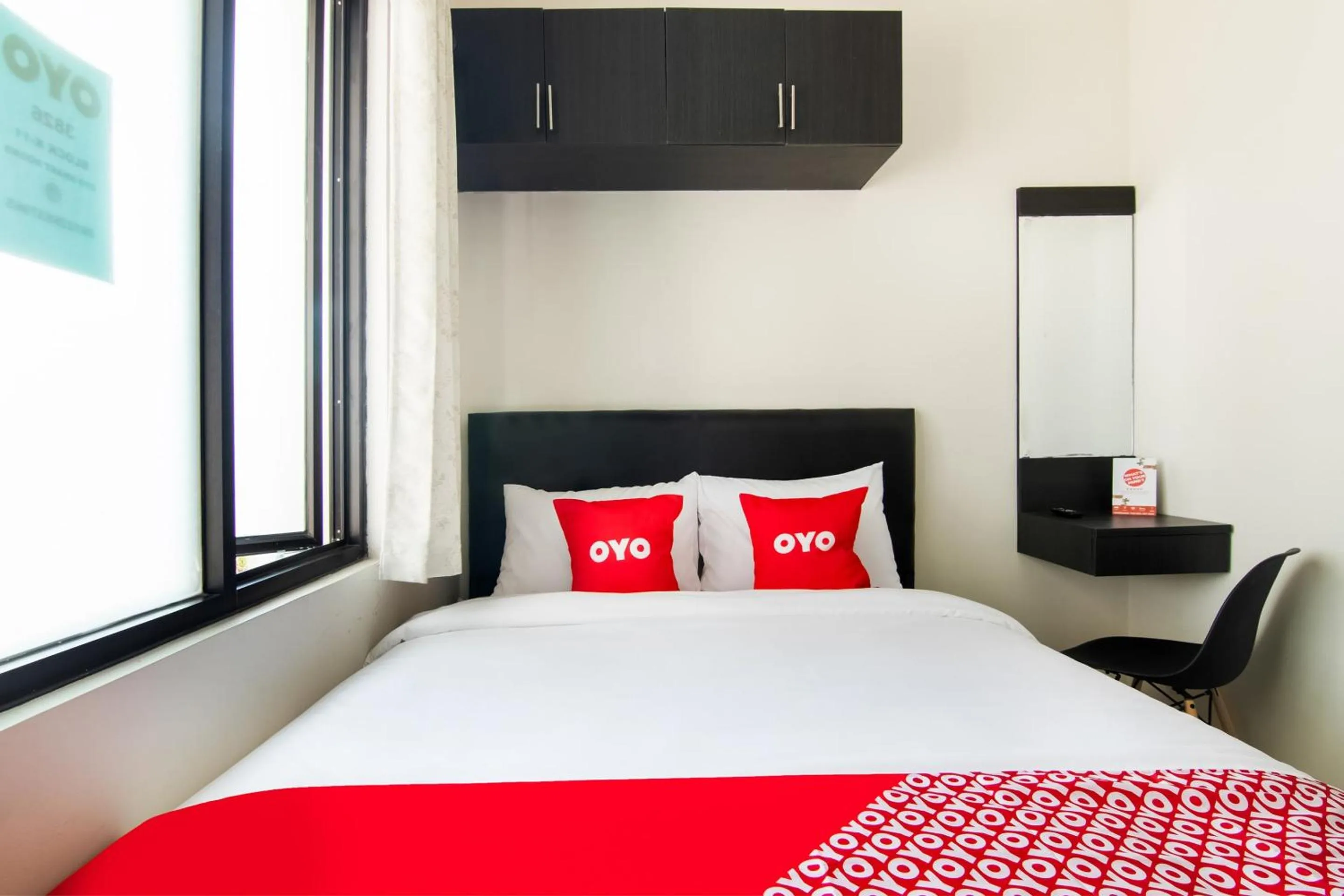 Bedroom, Bed in OYO 3826 Columbus Residence K11