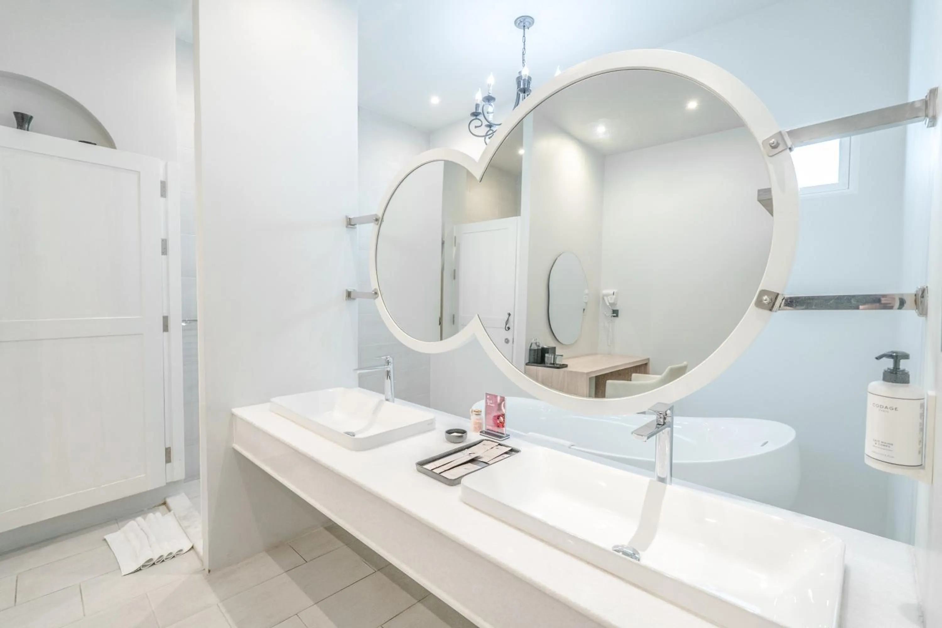 Bathroom in The Gems Mining Pool Villas Pattaya