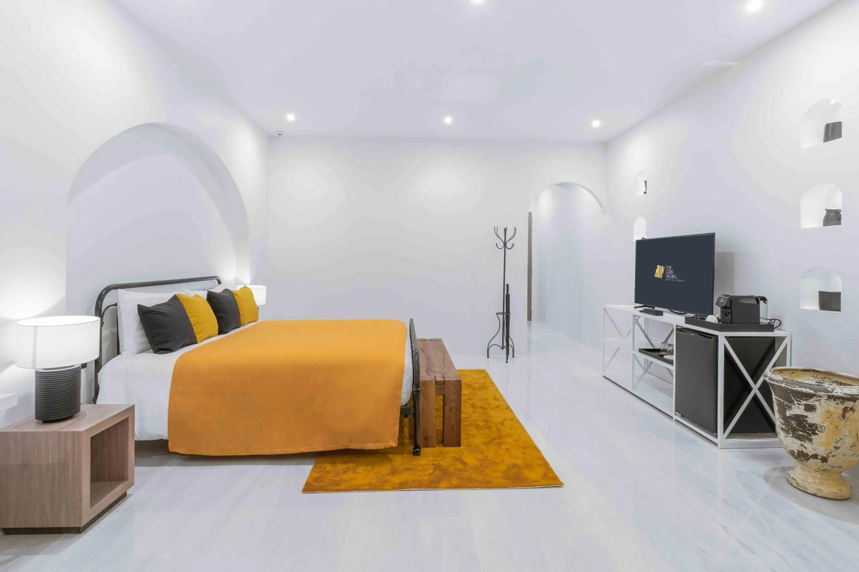 Communal lounge/ TV room, Bed in The Gems Mining Pool Villas Pattaya