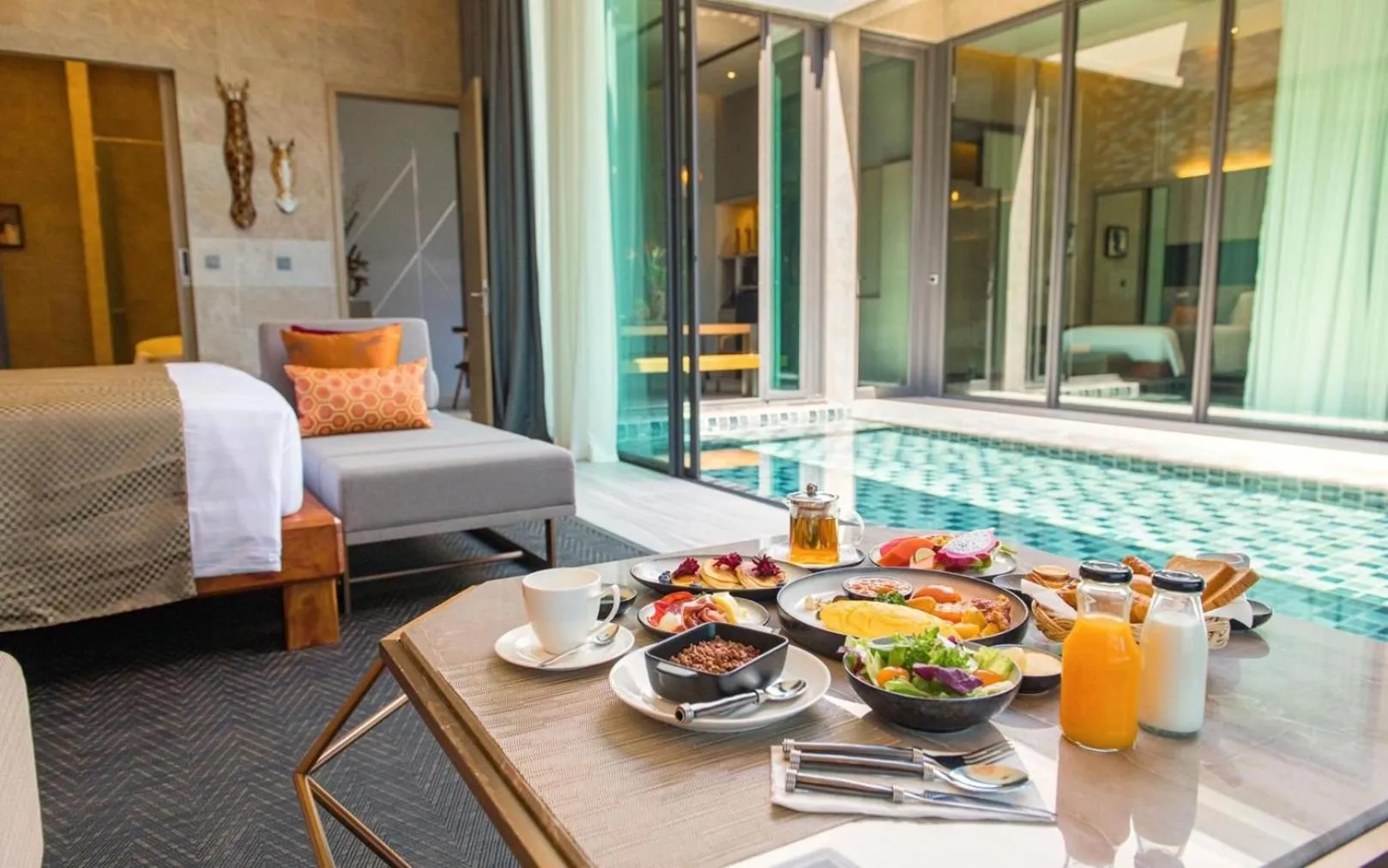 Breakfast, Bed in The Gems Mining Pool Villas Pattaya