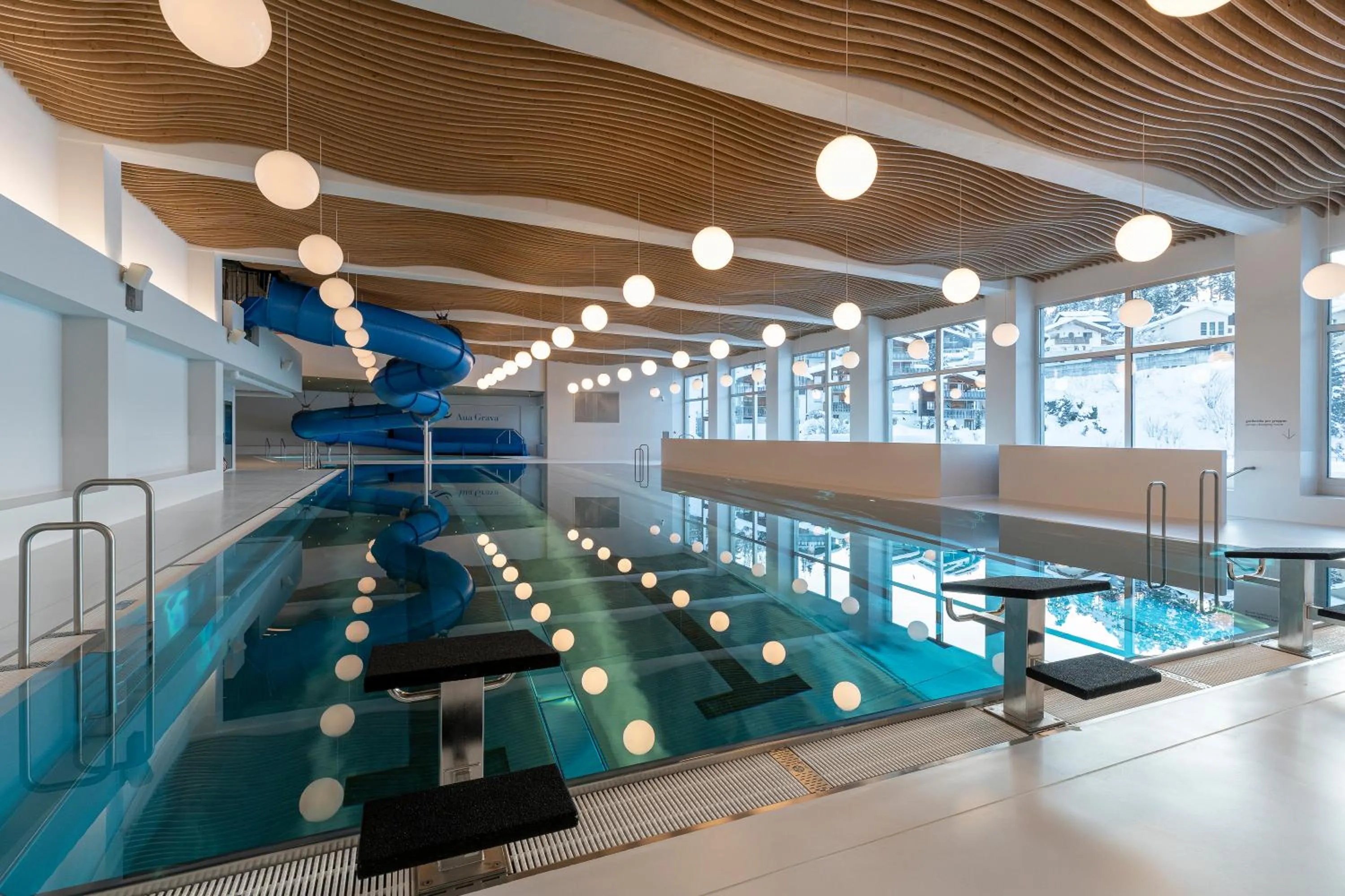 Swimming pool in Laax wellnessHostel3000