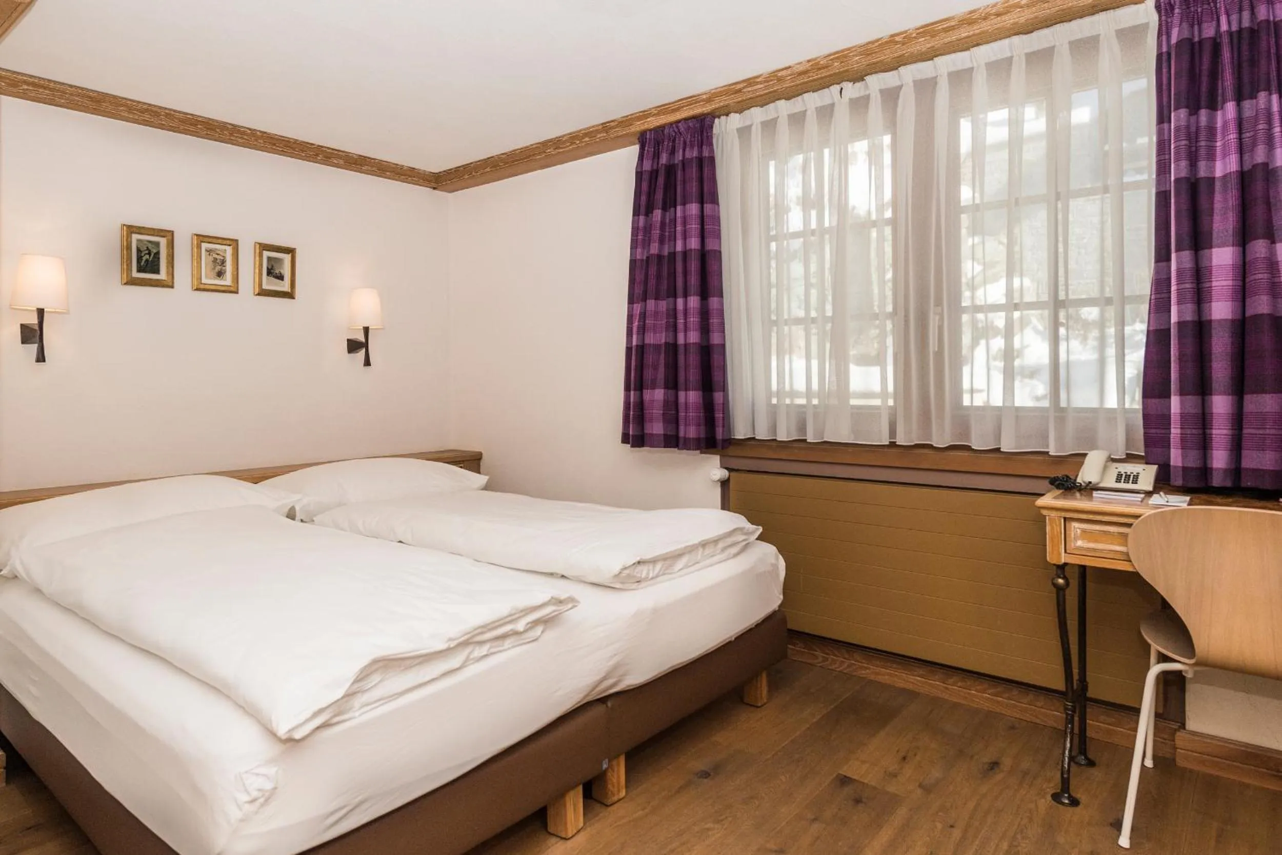 Bedroom, Bed in Hotel Bella Vista Zermatt