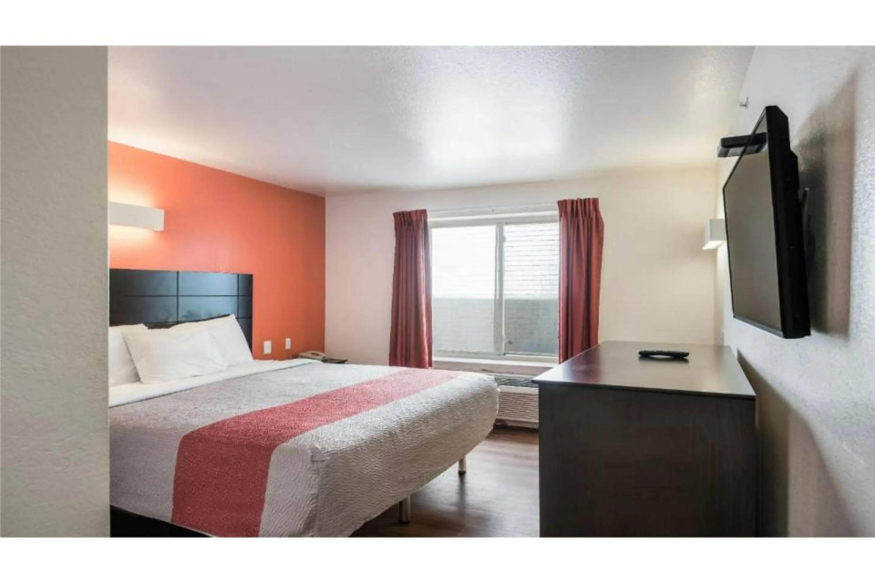 Bedroom, Bed in Motel 6 Peoria