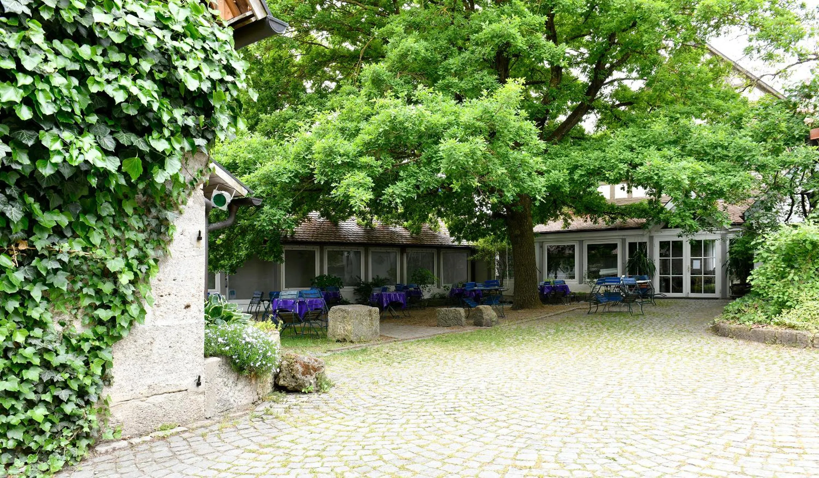 Patio in Landhotel Schwarzes Ross