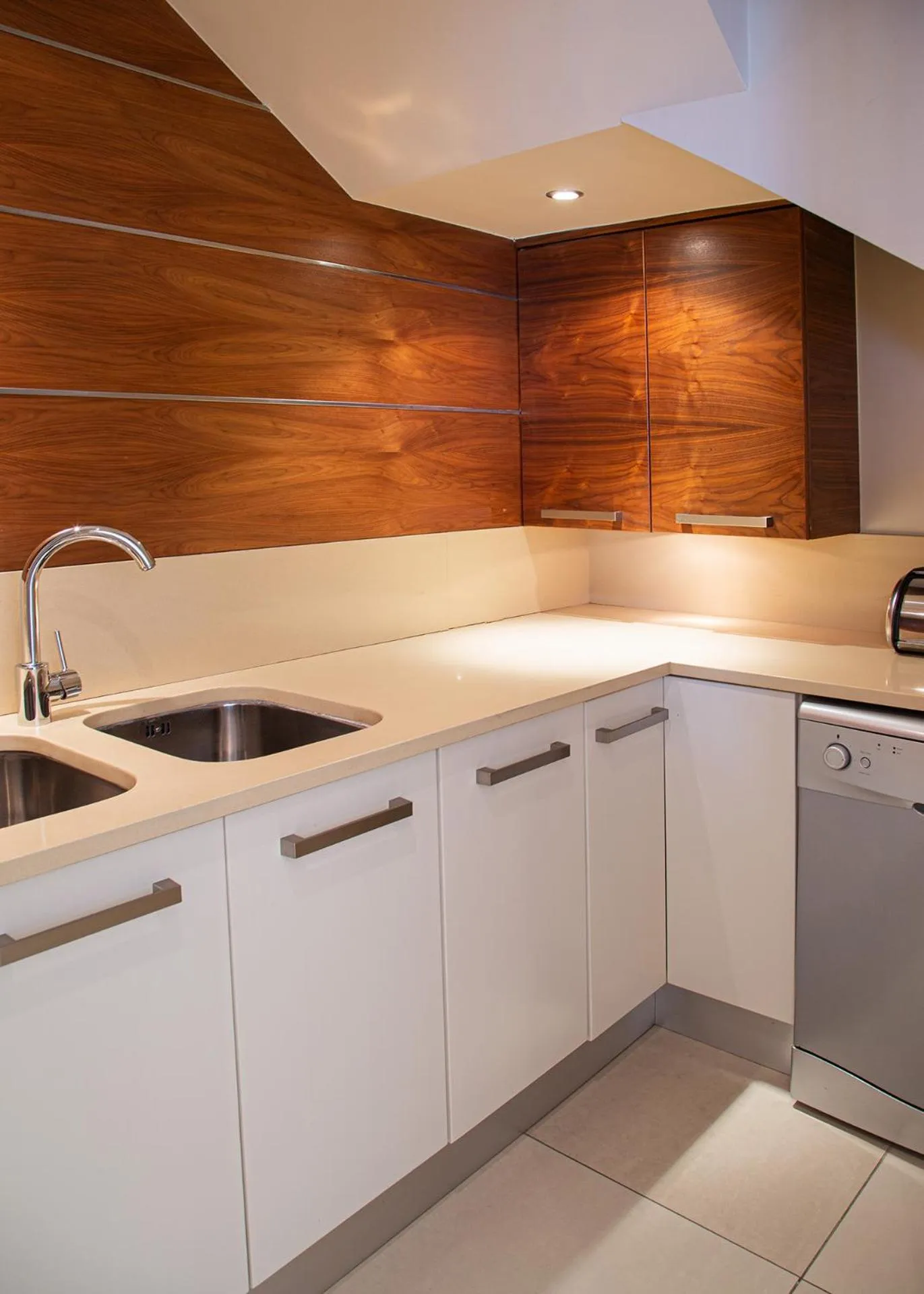 Marine Square Luxury Suites